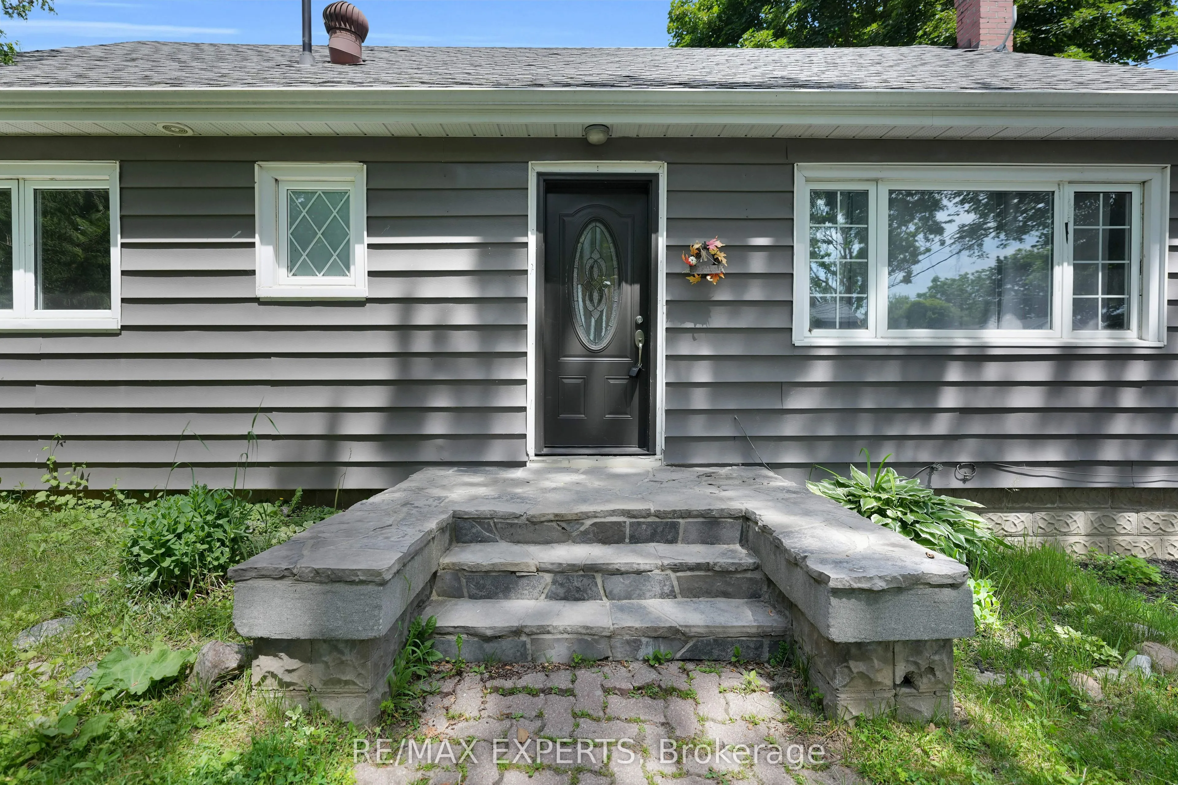92 Tupper Street W, #Main