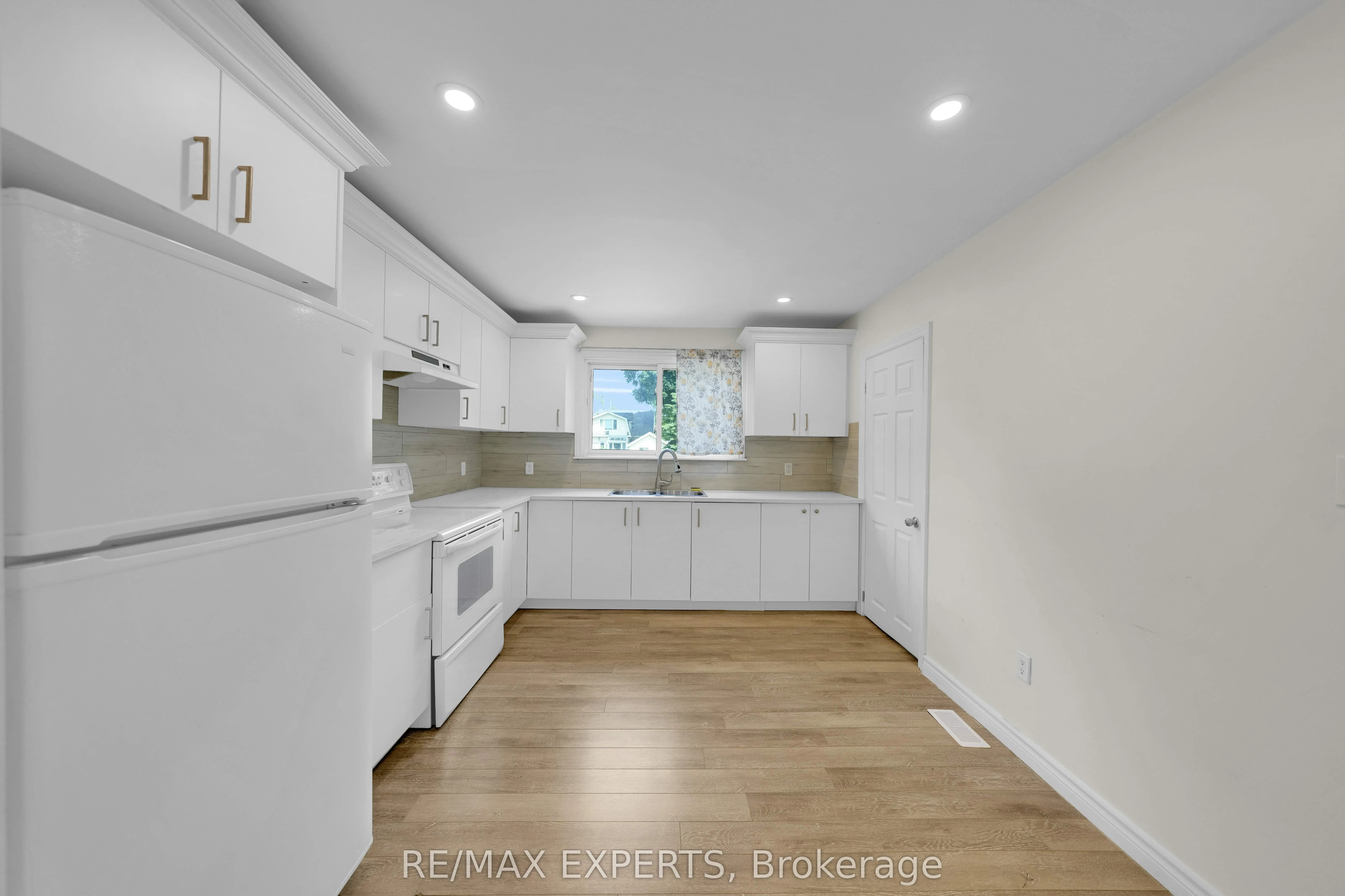 92 Tupper Street W, #Main