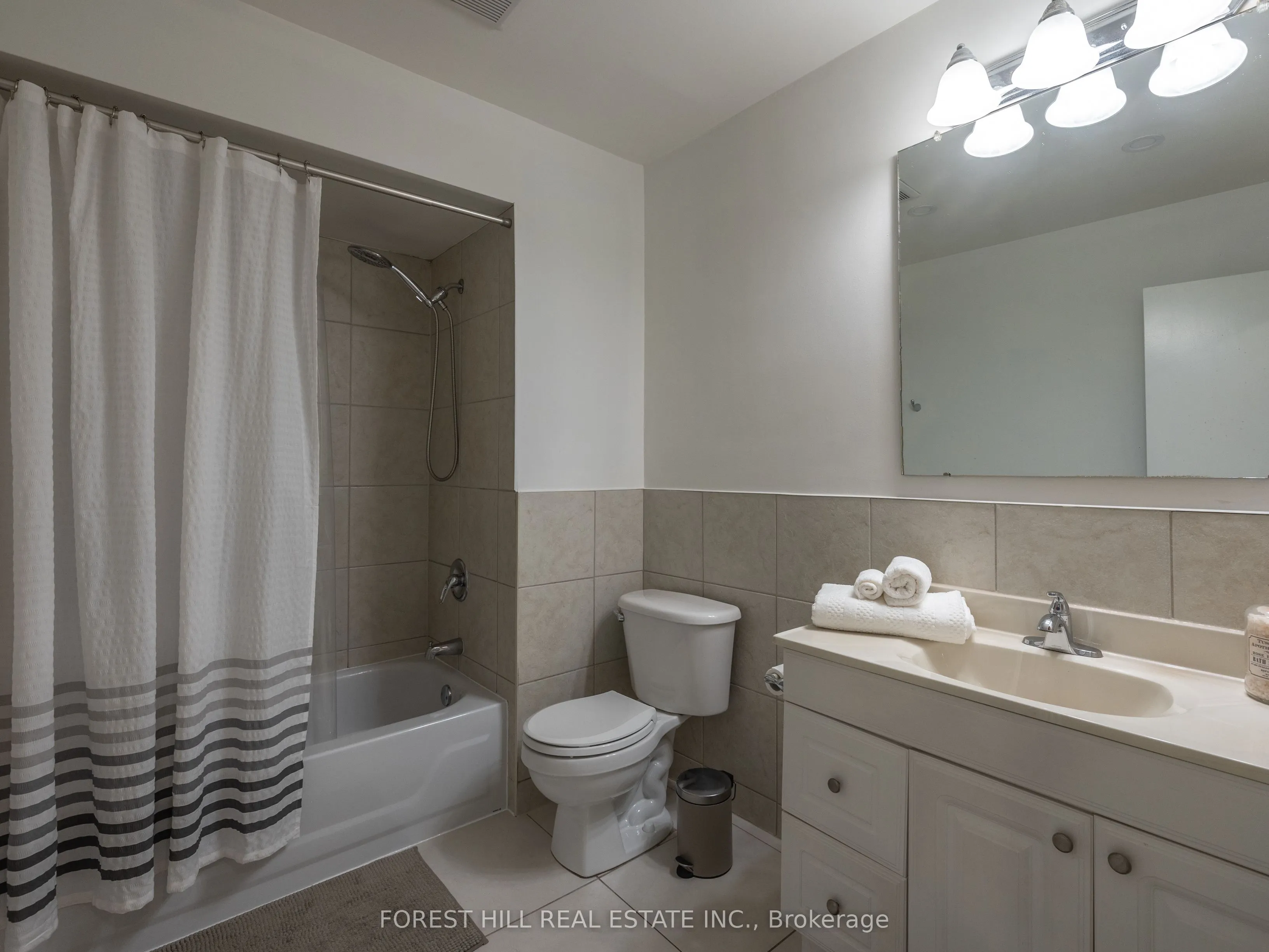 596 Woodbridge Avenue, #Lower