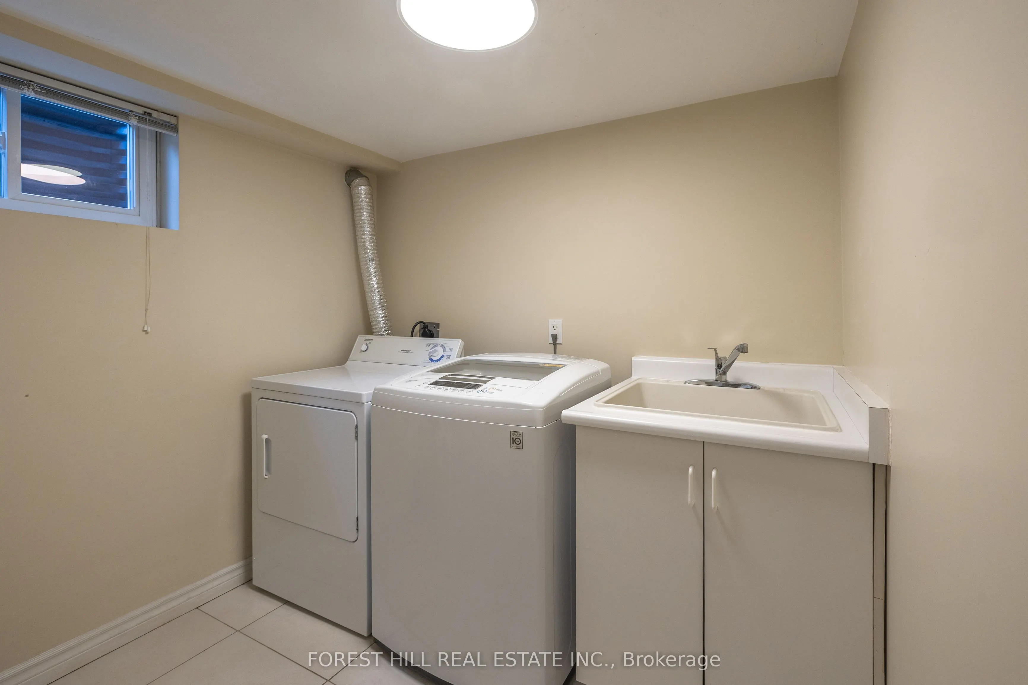 596 Woodbridge Avenue, #Lower