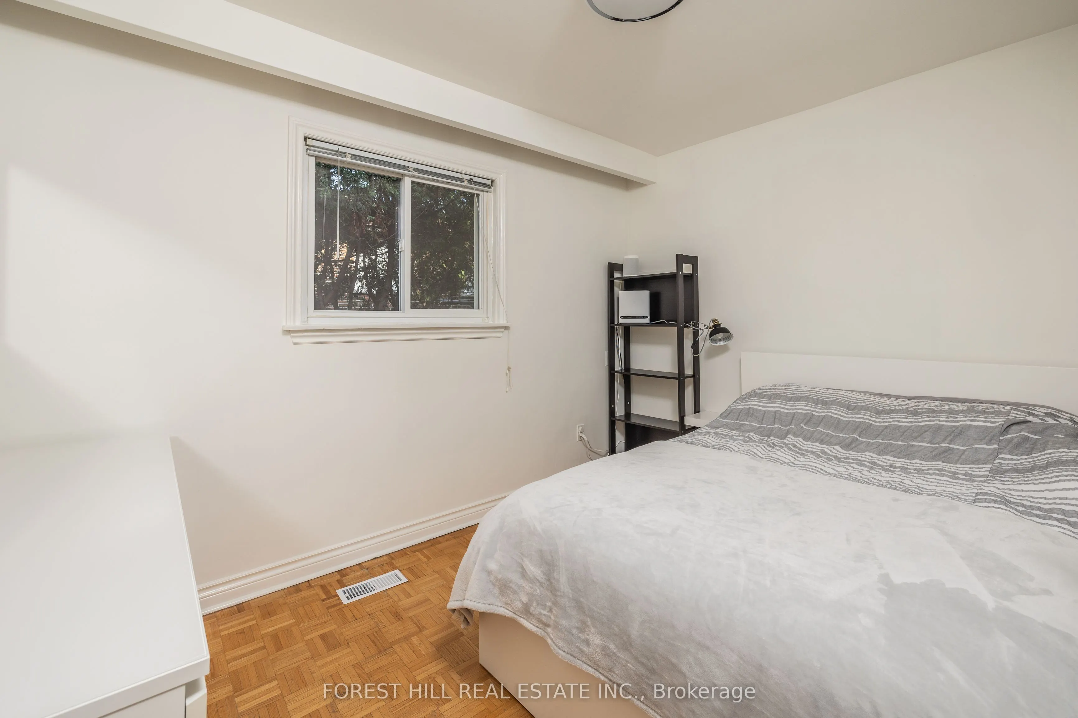 596 Woodbridge Avenue, #Lower