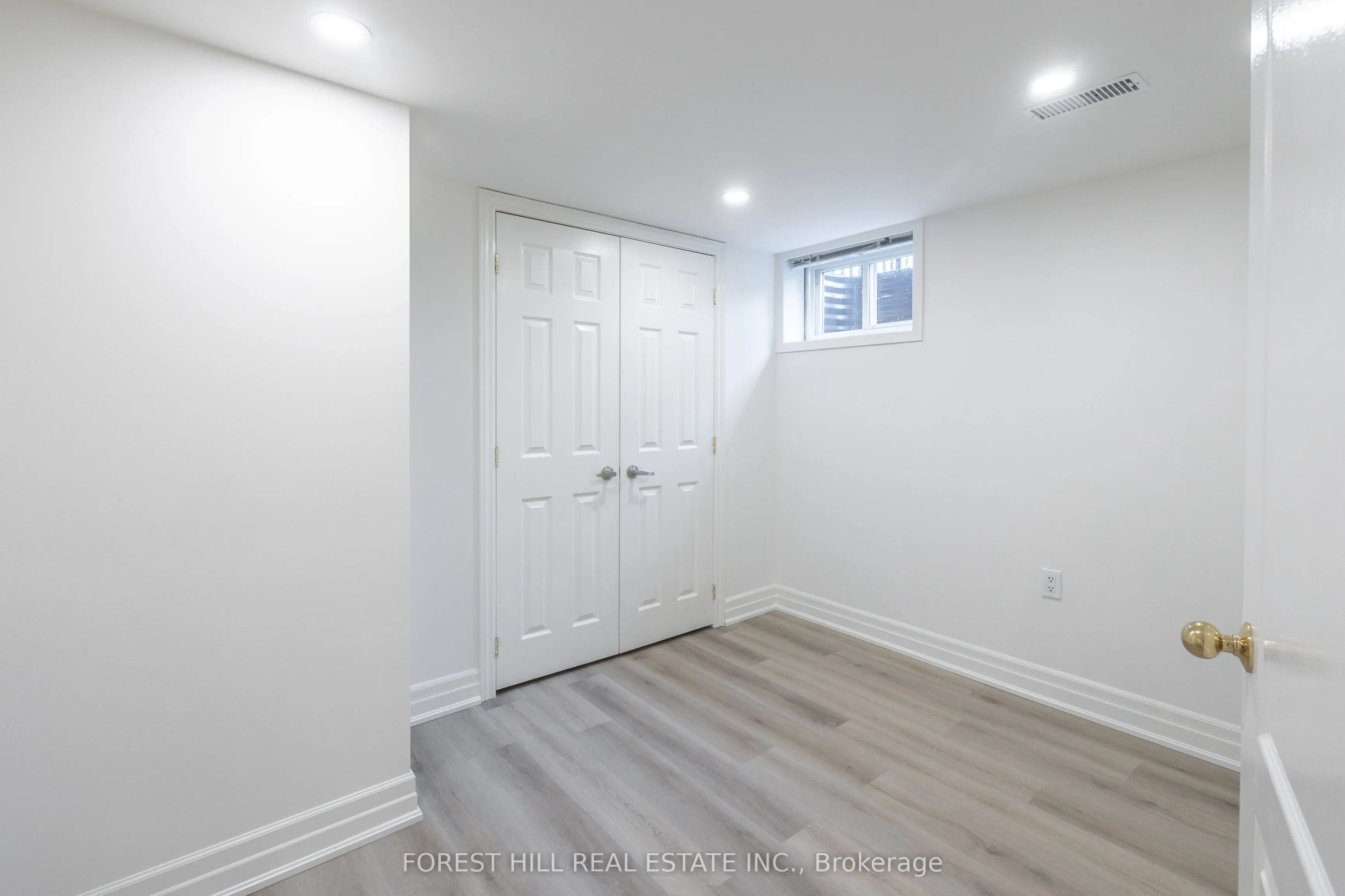 596 Woodbridge Avenue, #Lower
