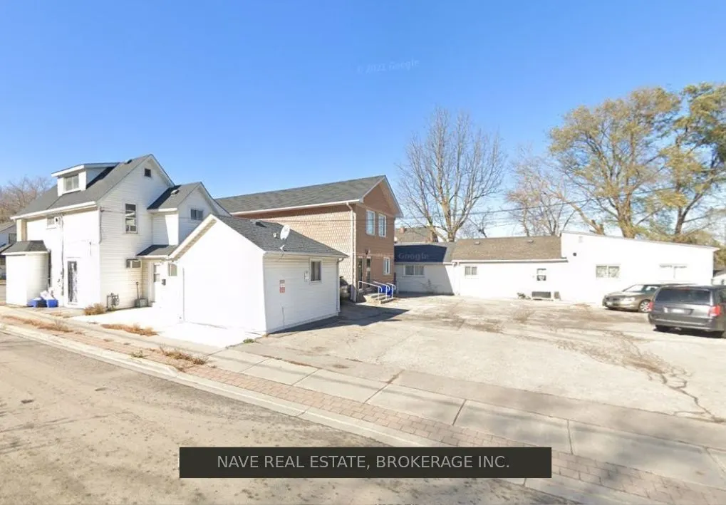 21 Main Street S