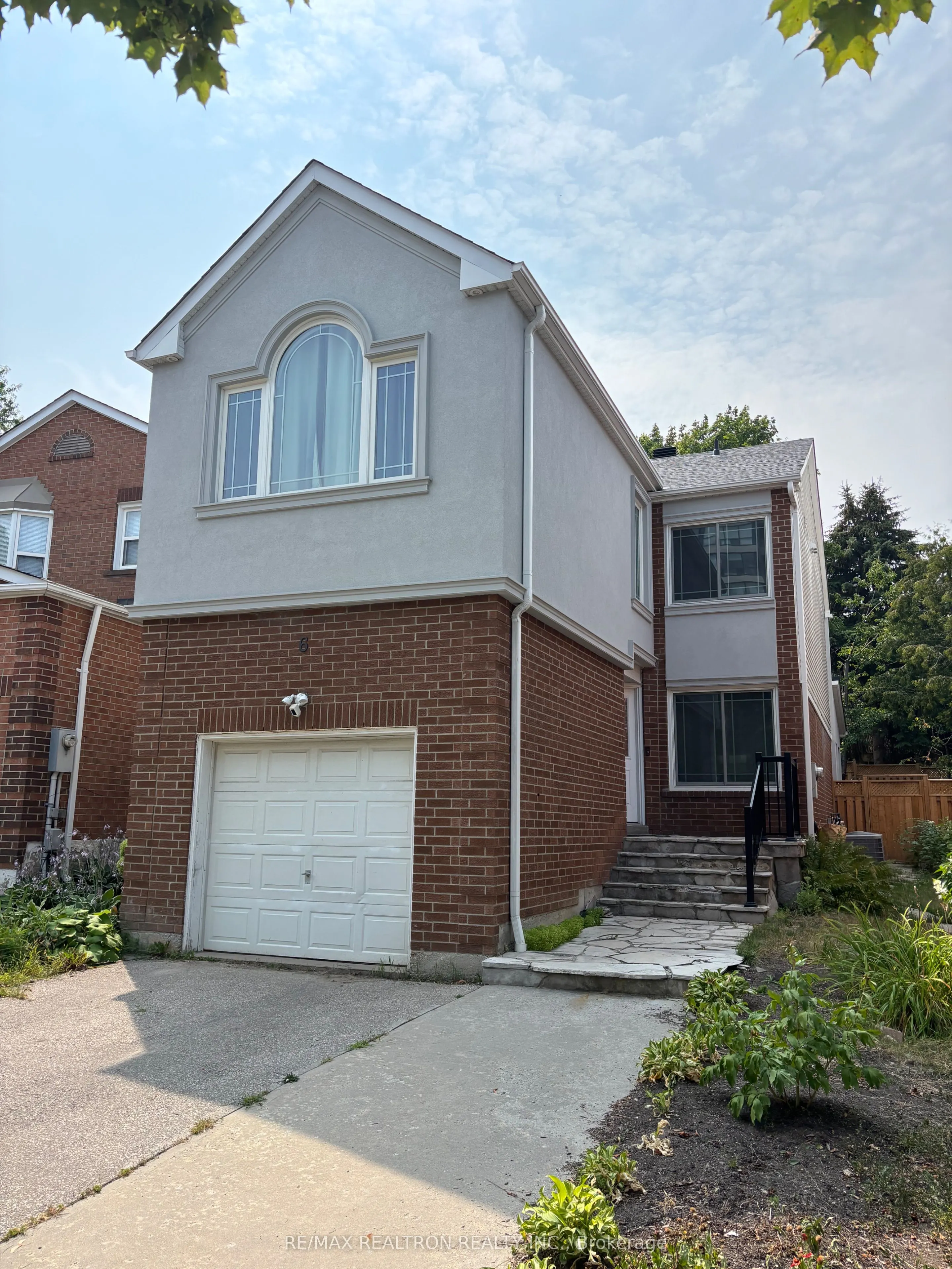6 Joanna Crescent