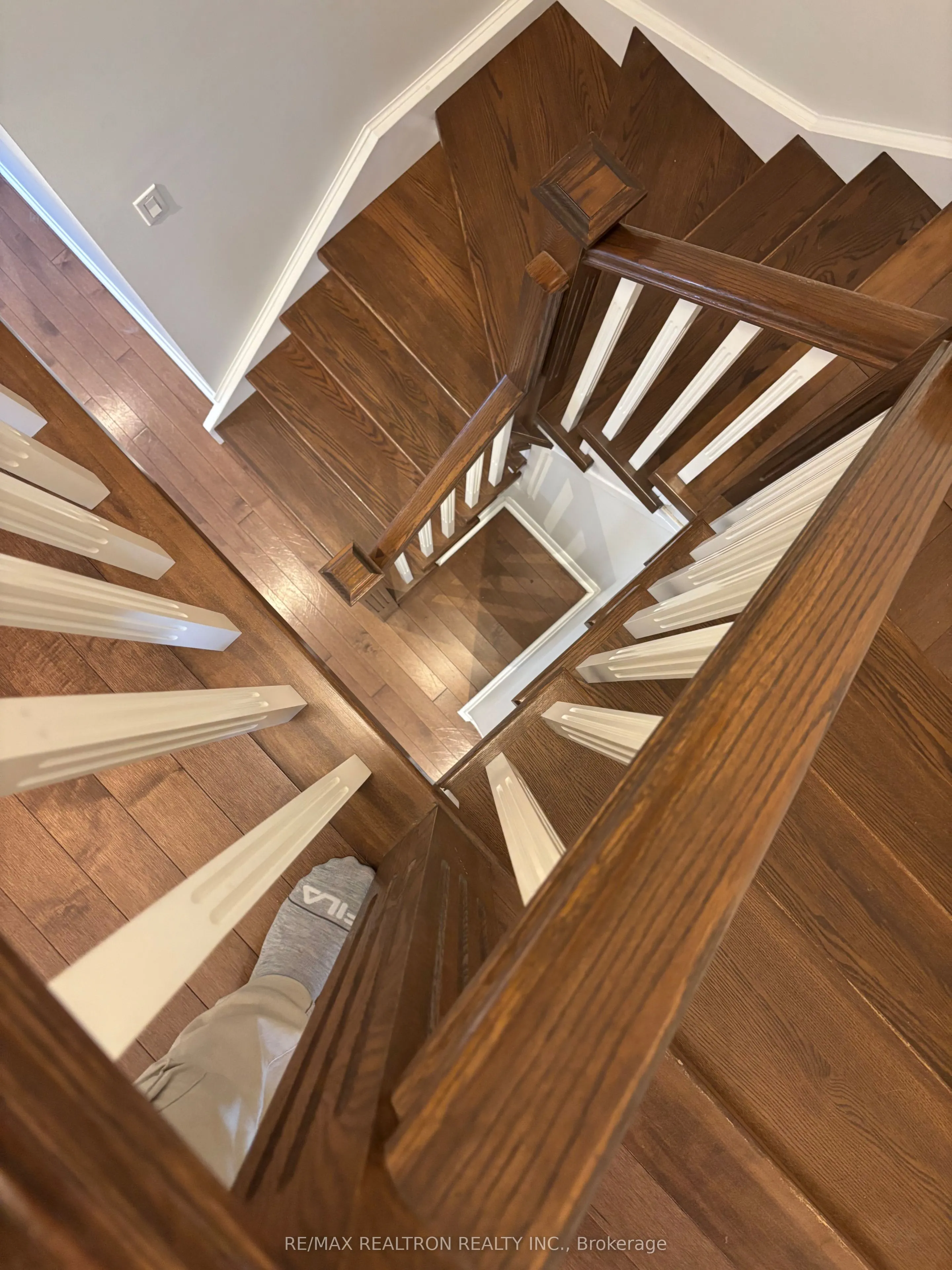6 Joanna Crescent