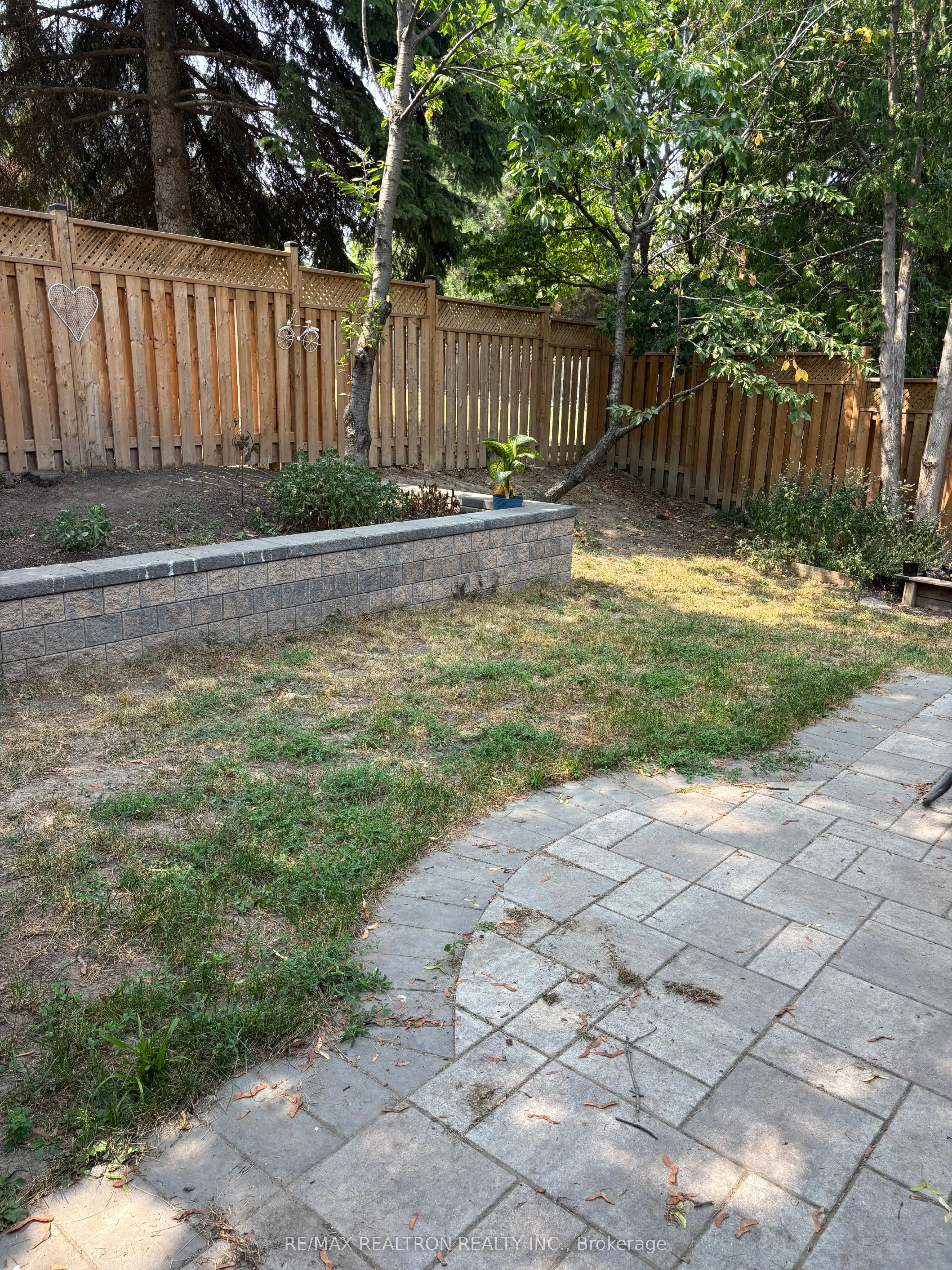 6 Joanna Crescent