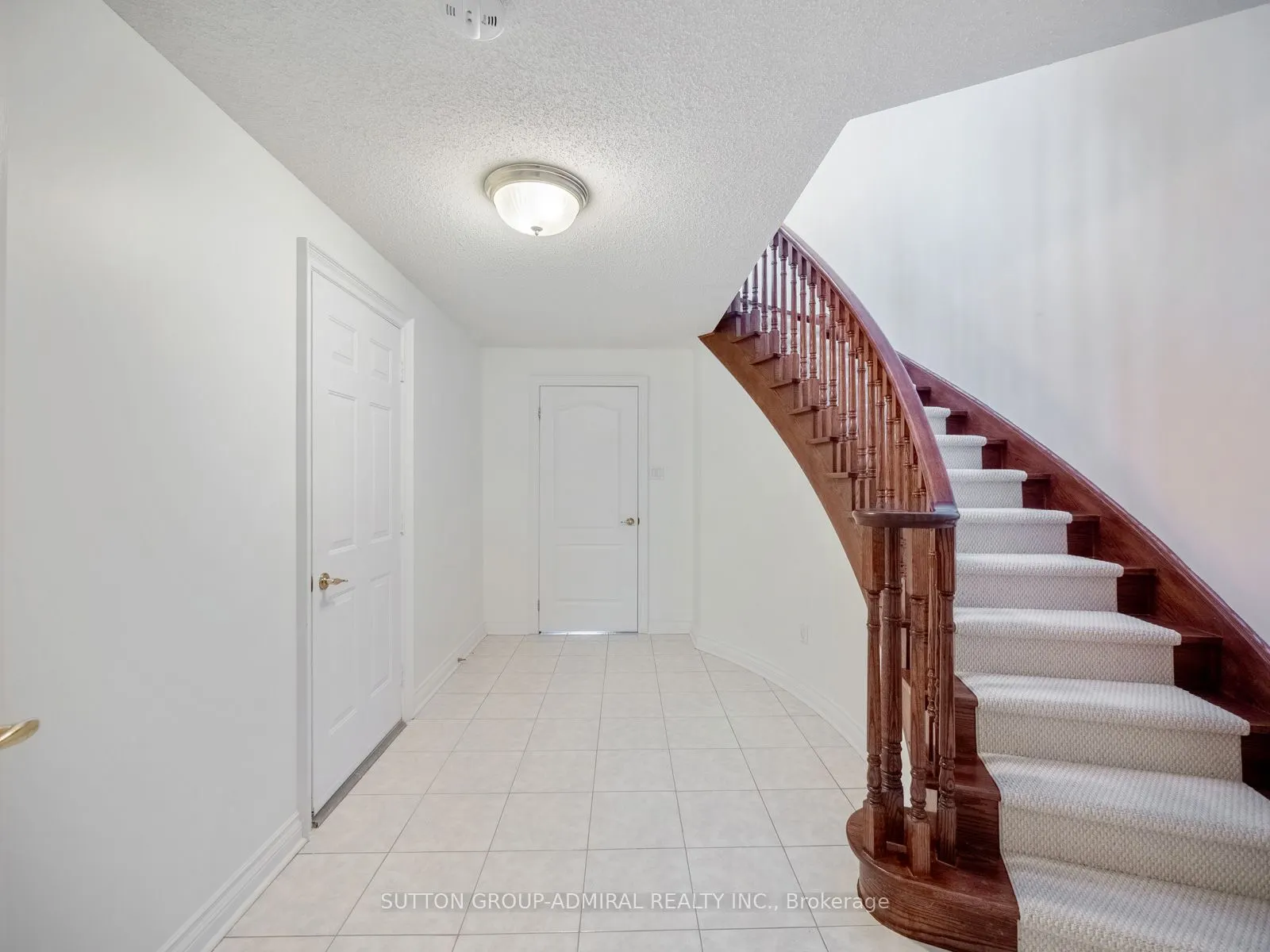 8 Tivoli Avenue