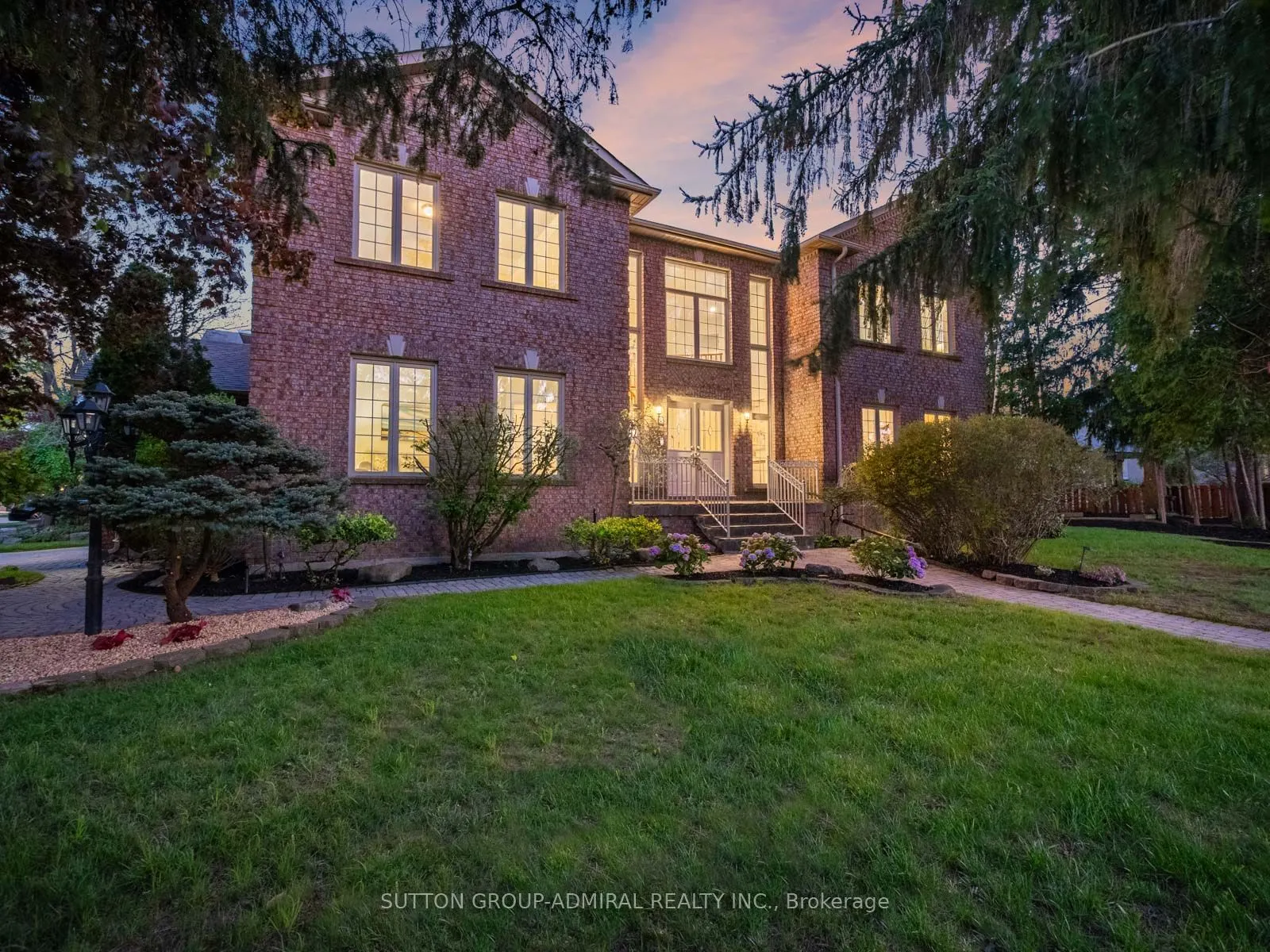 8 Tivoli Avenue