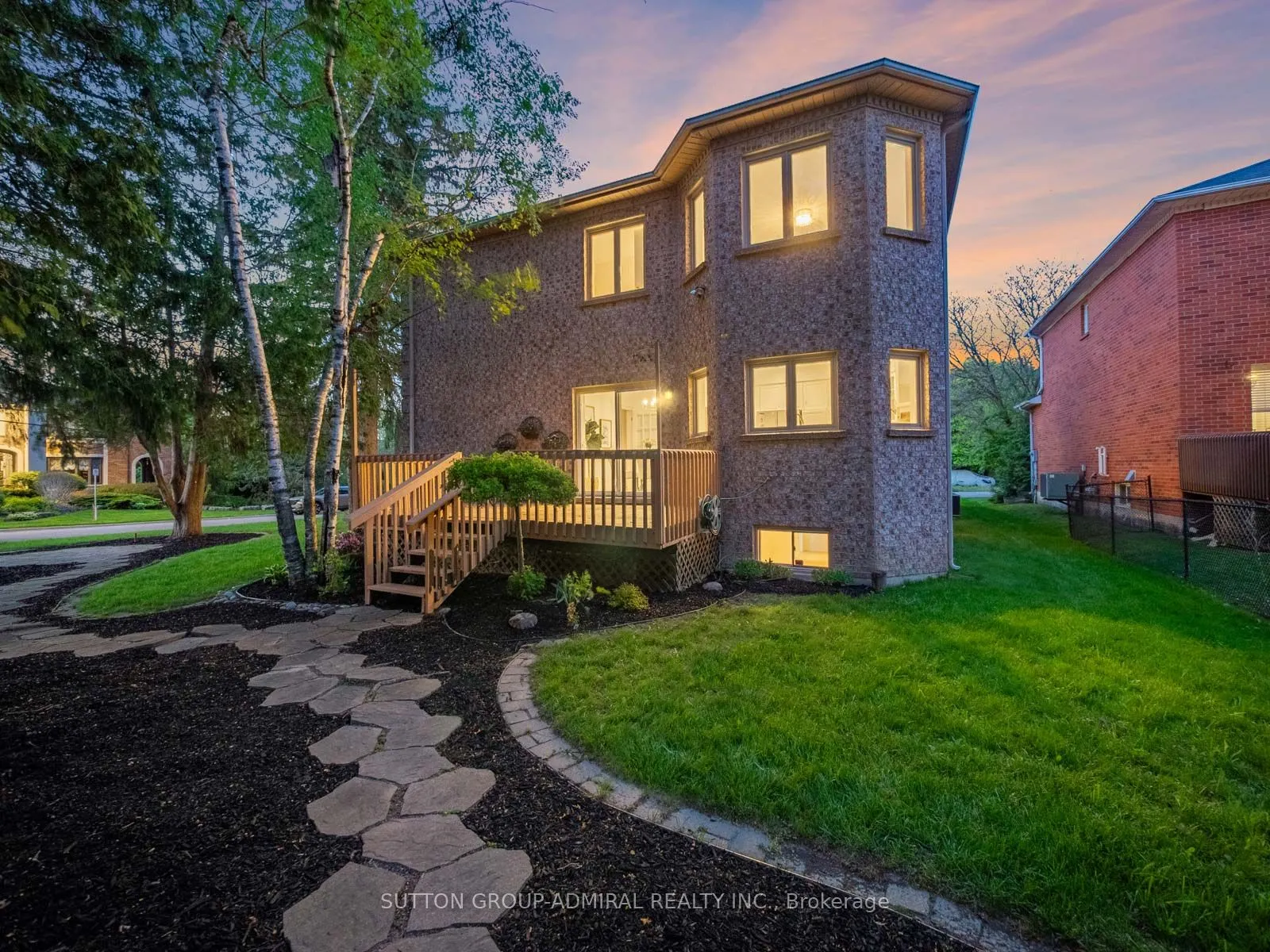 8 Tivoli Avenue