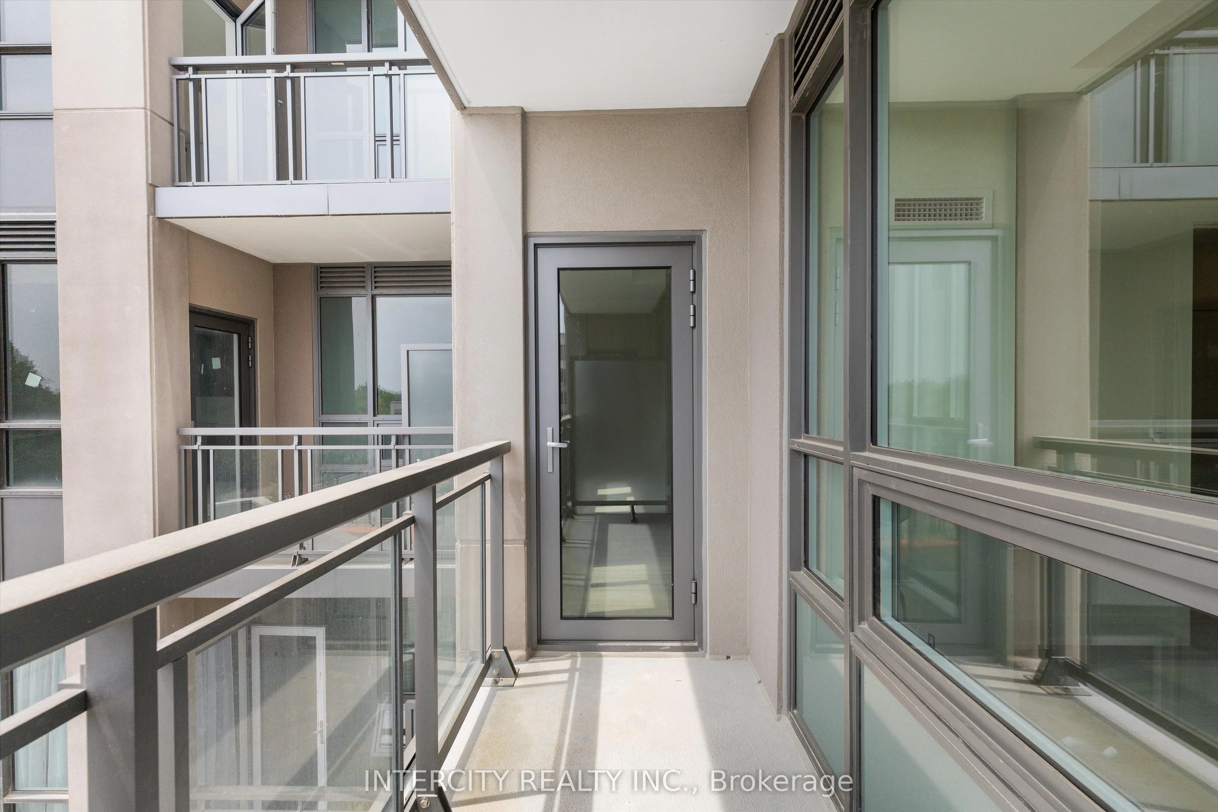 2075 King Road, #411