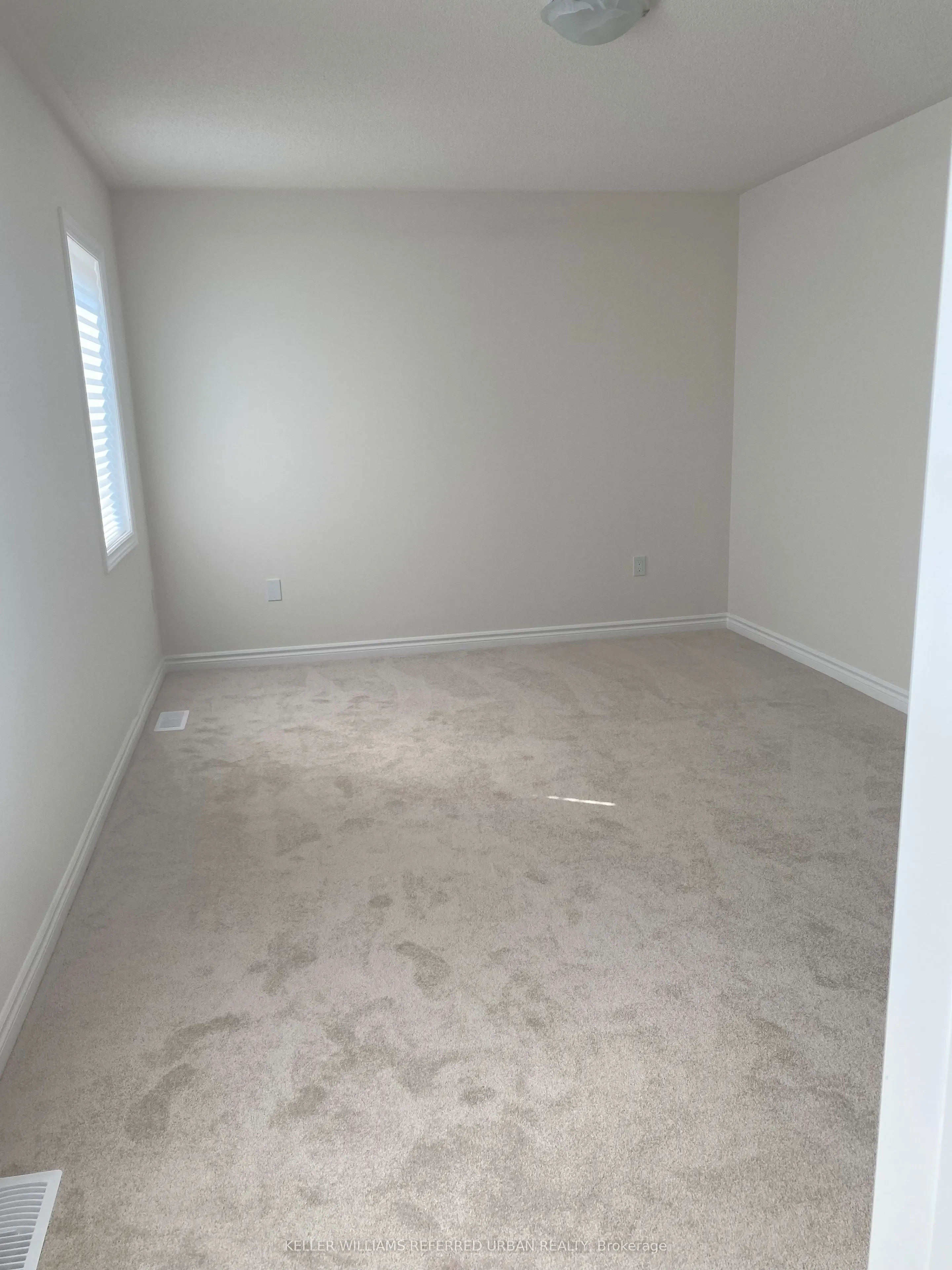27 Lawrence D. Pridham Avenue