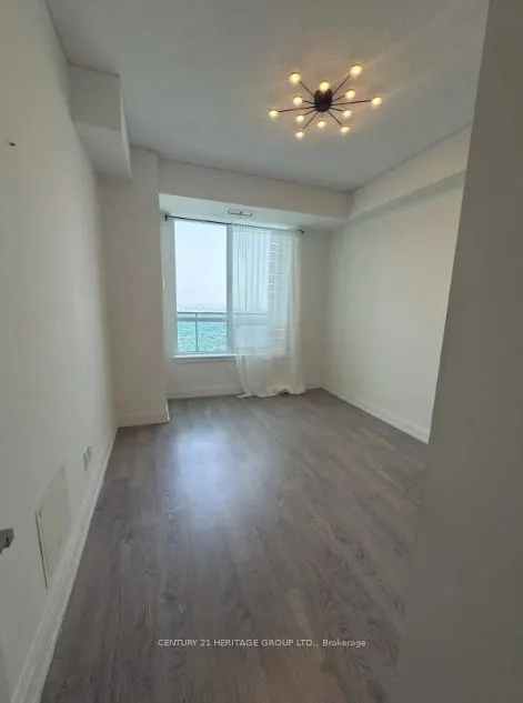 7171 Yonge Street, #PH102