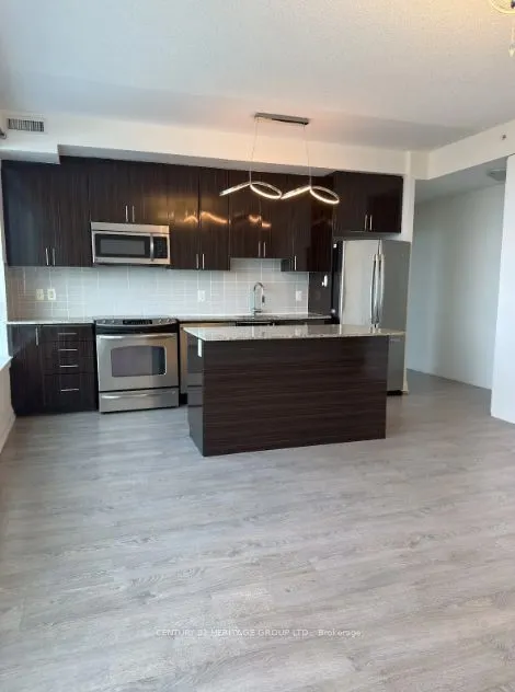 7171 Yonge Street, #PH102