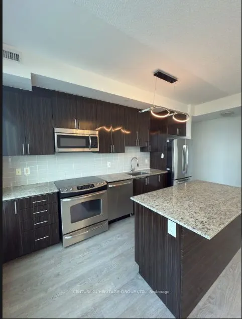 7171 Yonge Street, #PH102