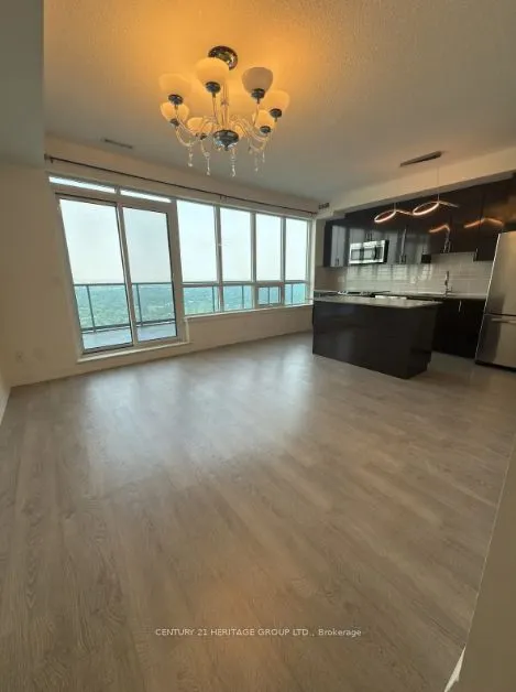 7171 Yonge Street, #PH102