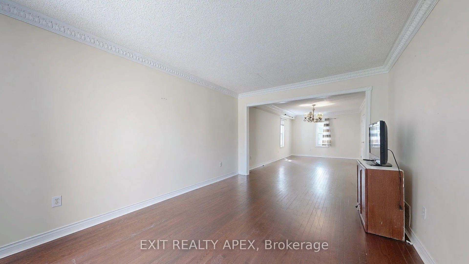 143 Veneto Dr Upper Drive