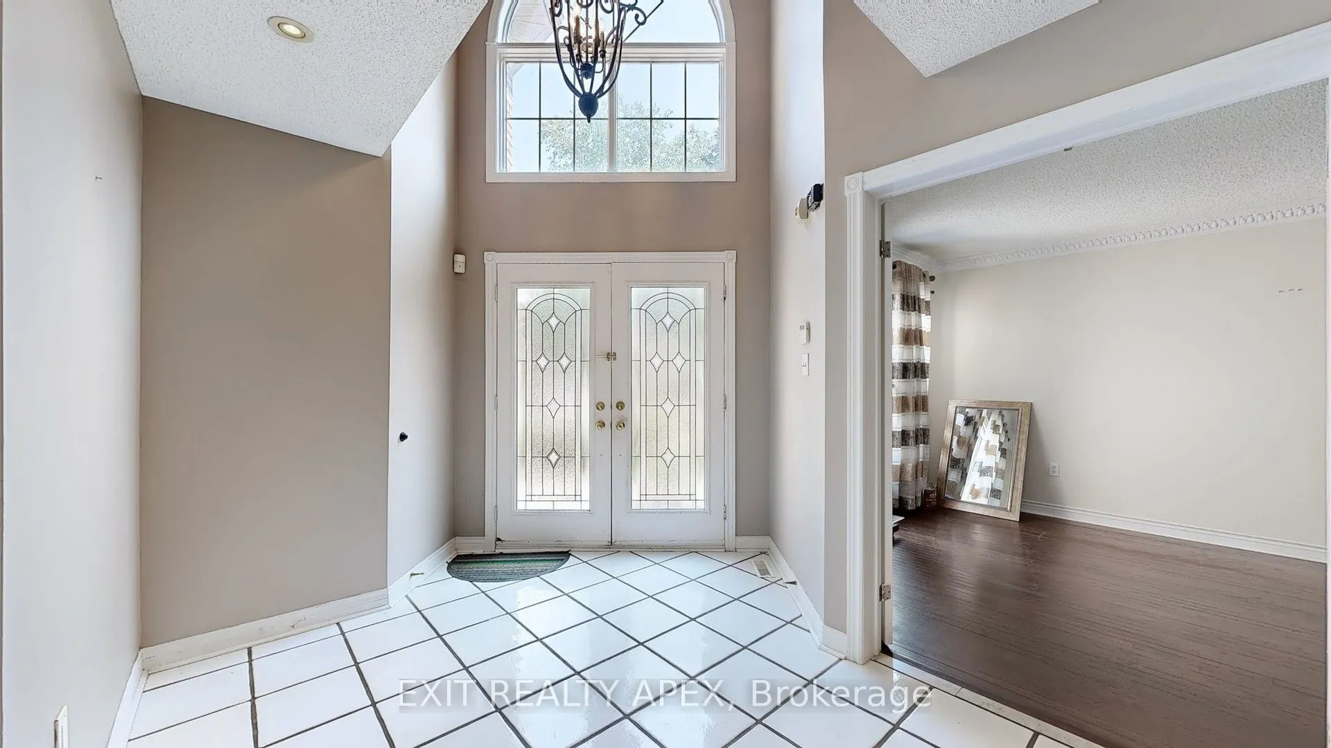 143 Veneto Dr Upper Drive