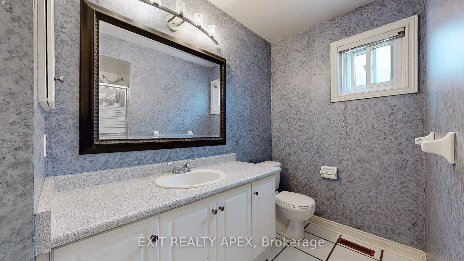 143 Veneto Dr Upper Drive