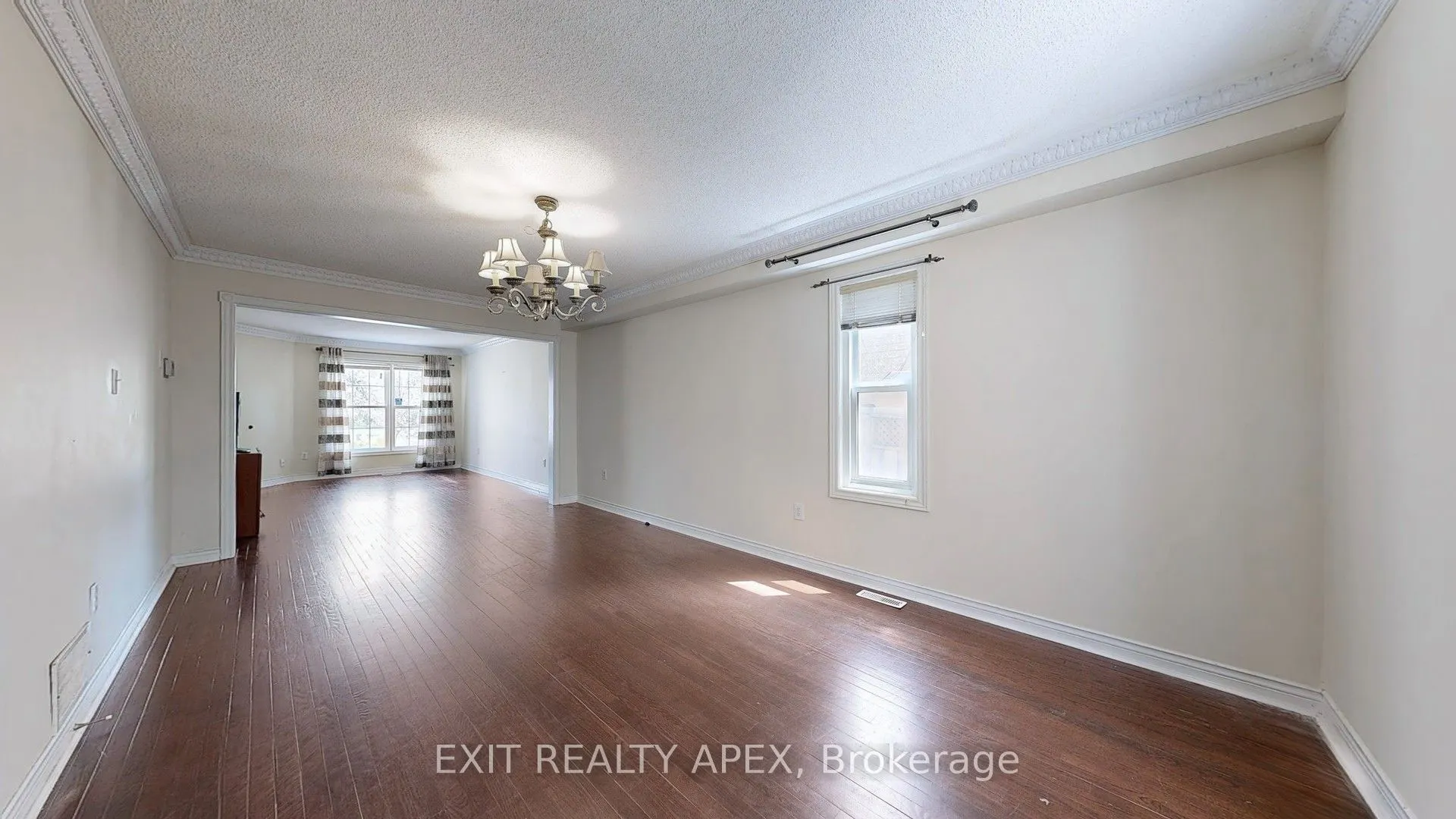 143 Veneto Dr Upper Drive