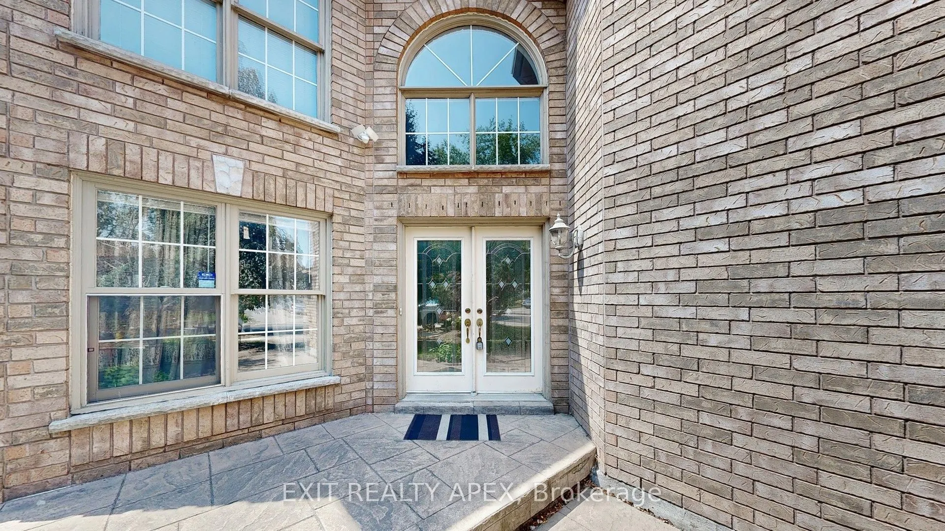143 Veneto Dr Upper Drive