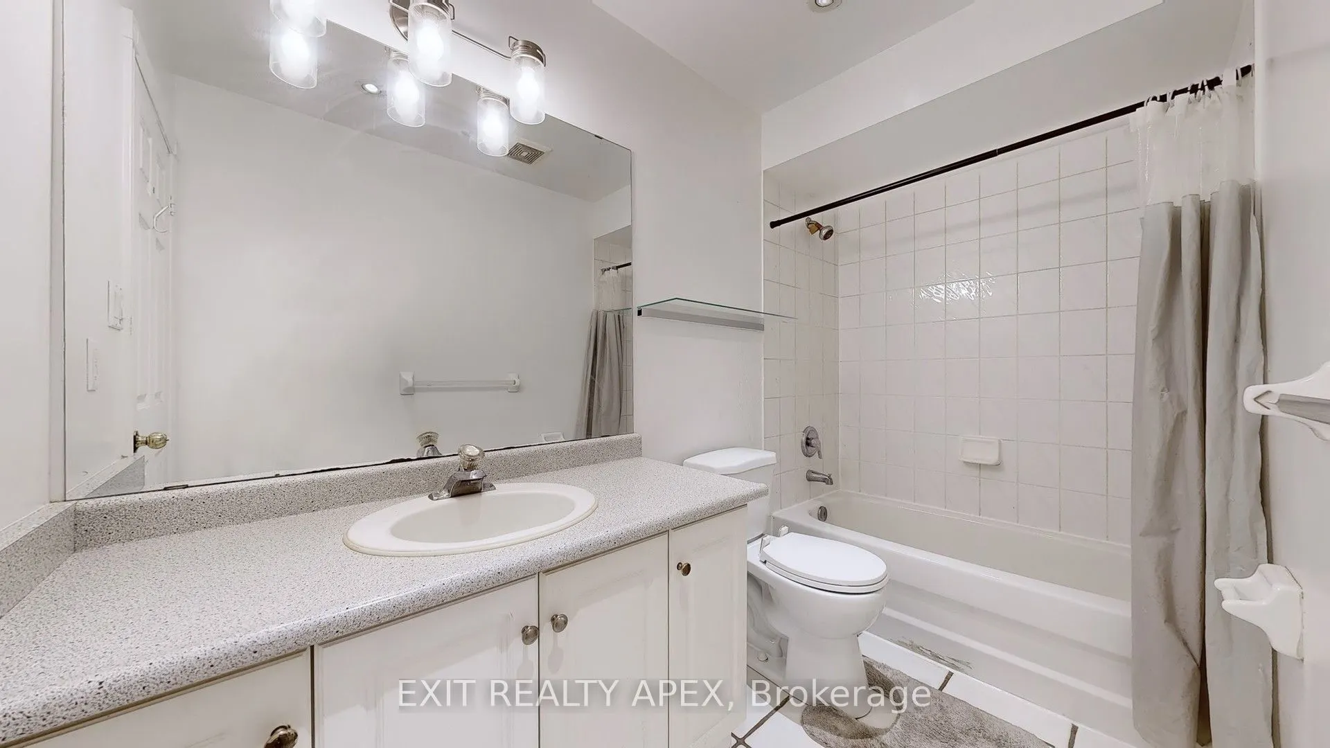 143 Veneto Dr Upper Drive