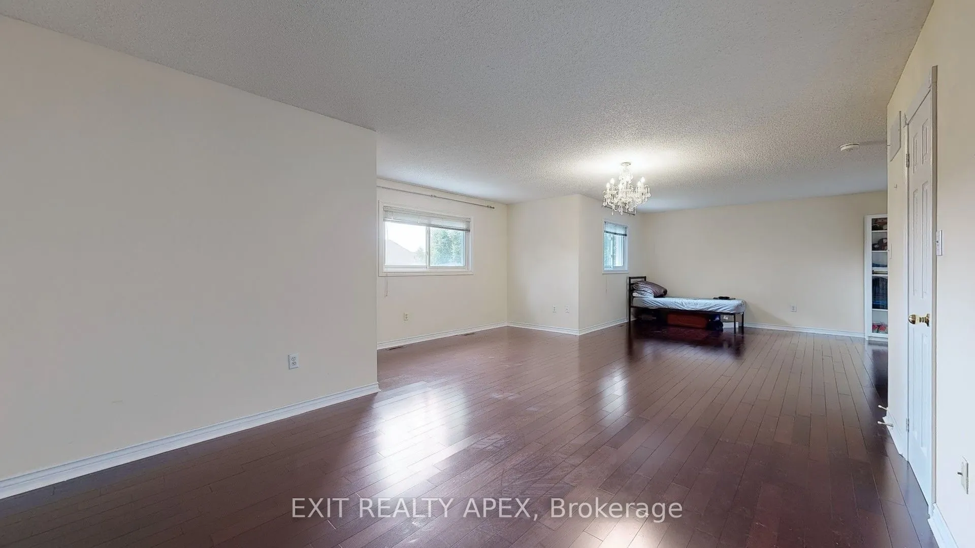 143 Veneto Dr Upper Drive
