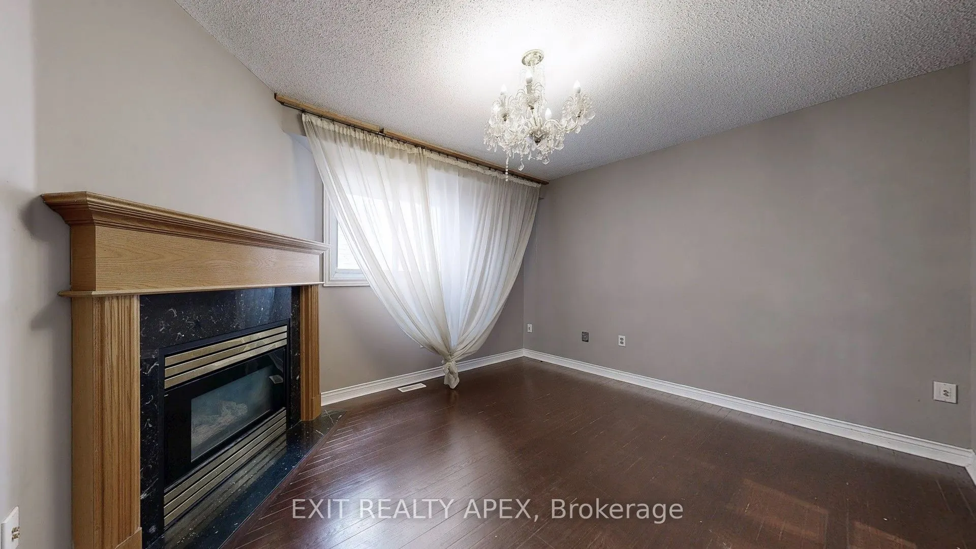 143 Veneto Dr Upper Drive