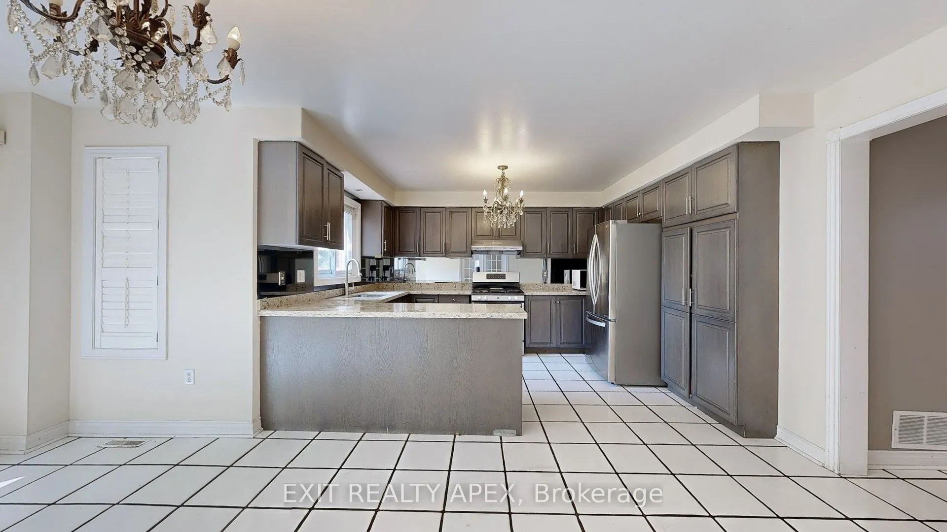 143 Veneto Dr Upper Drive