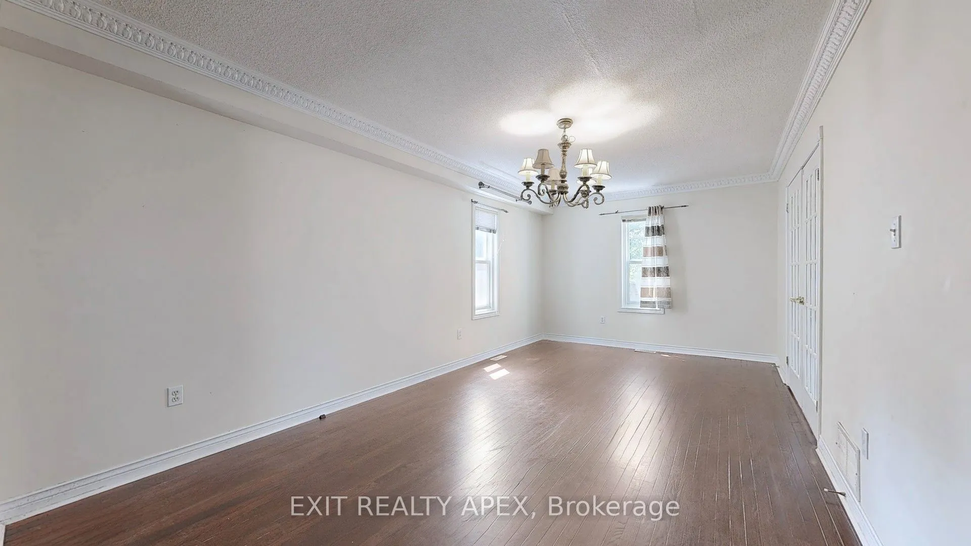 143 Veneto Dr Upper Drive