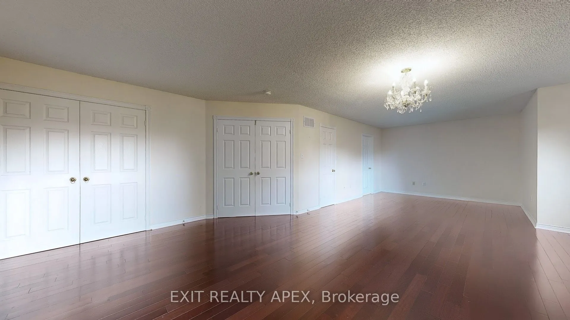 143 Veneto Dr Upper Drive