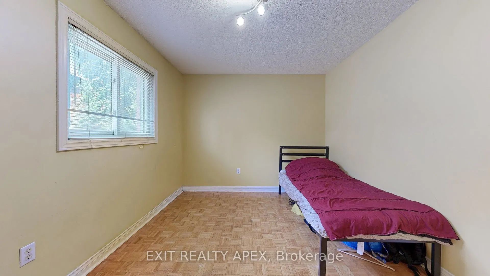 143 Veneto Dr Upper Drive