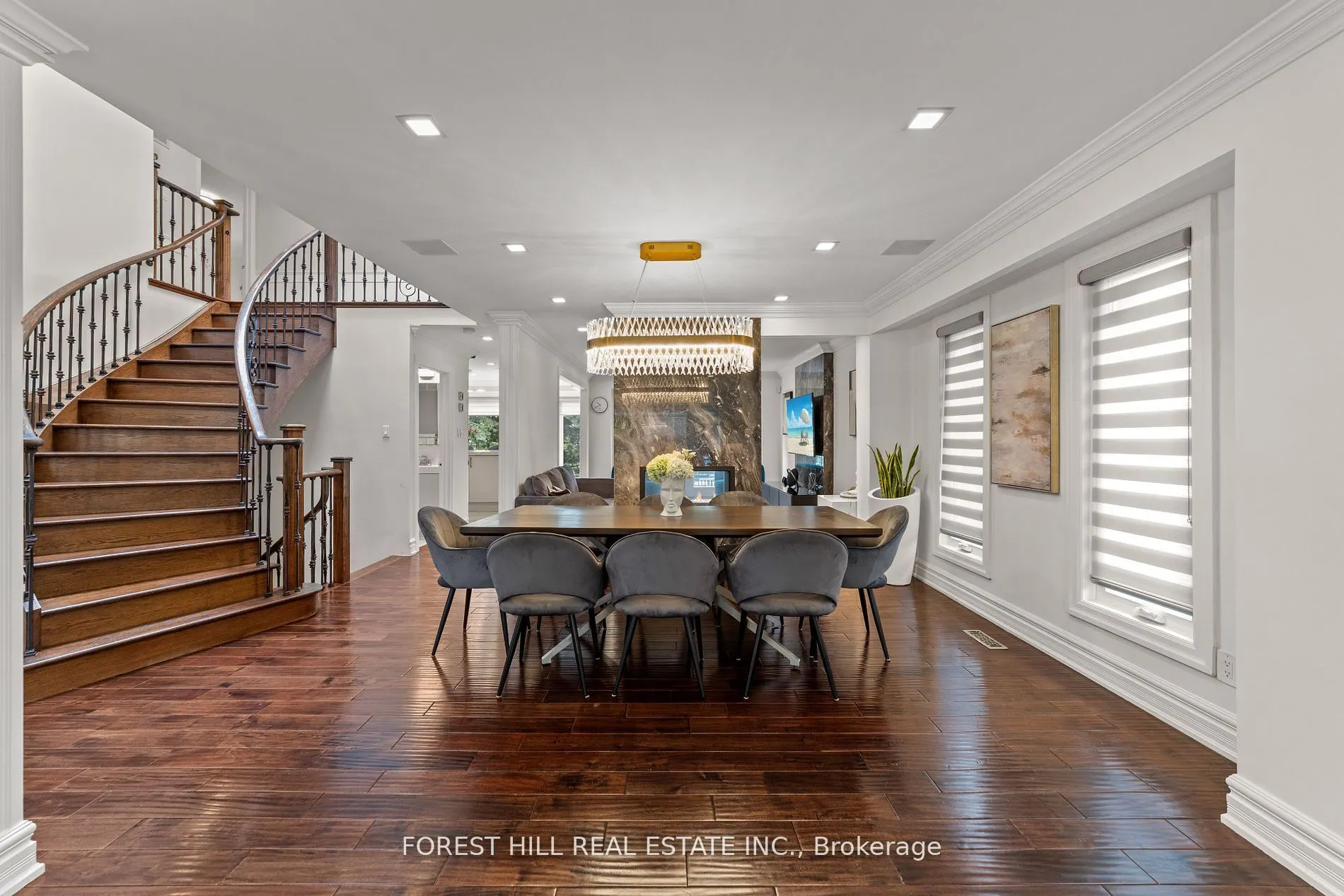 107 Old Surrey Lane