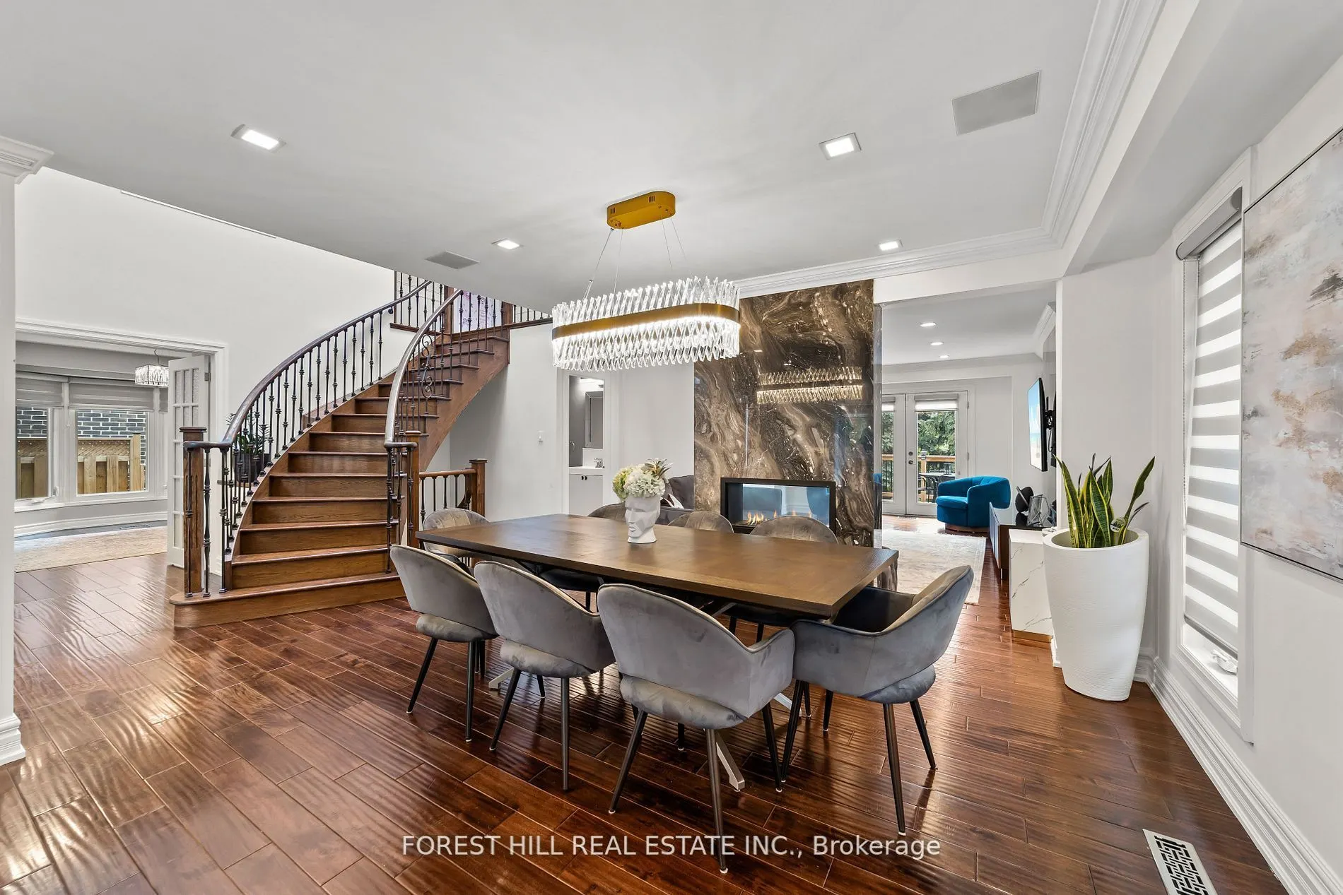 107 Old Surrey Lane