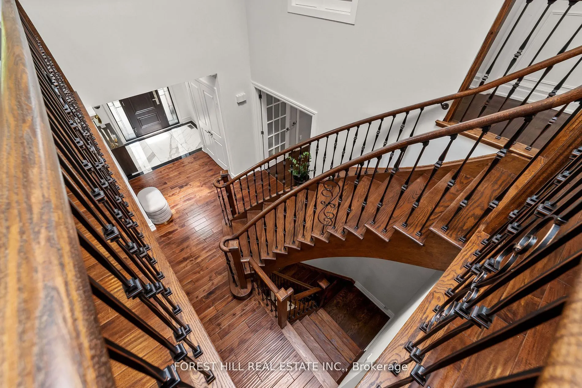 107 Old Surrey Lane