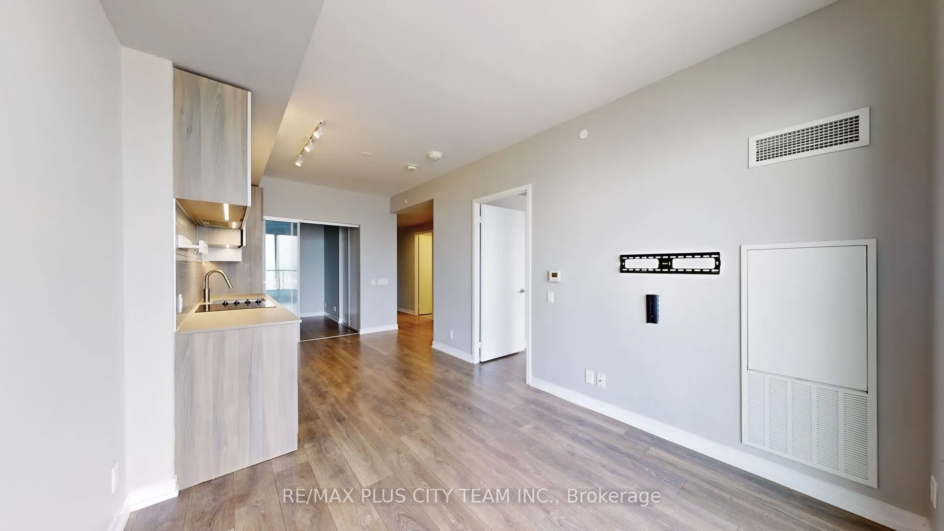 950 Portage Parkway, #4215