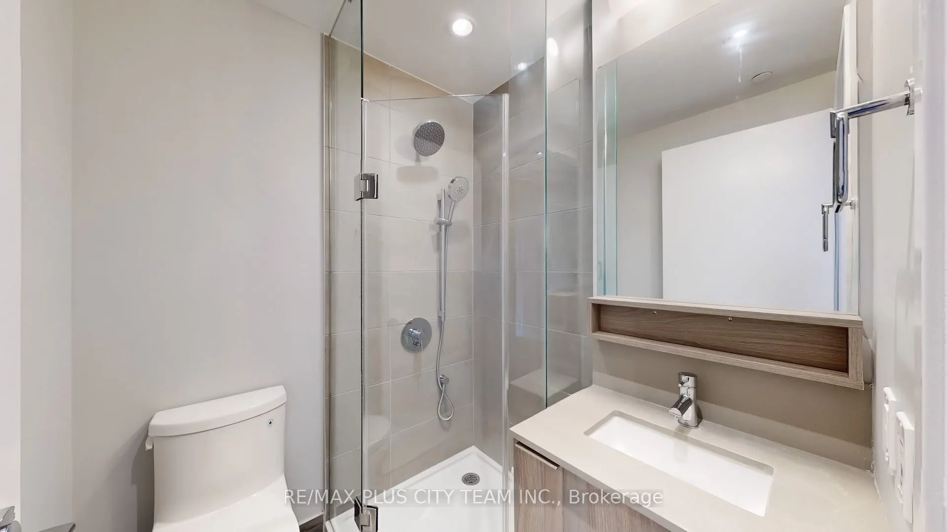 950 Portage Parkway, #4215