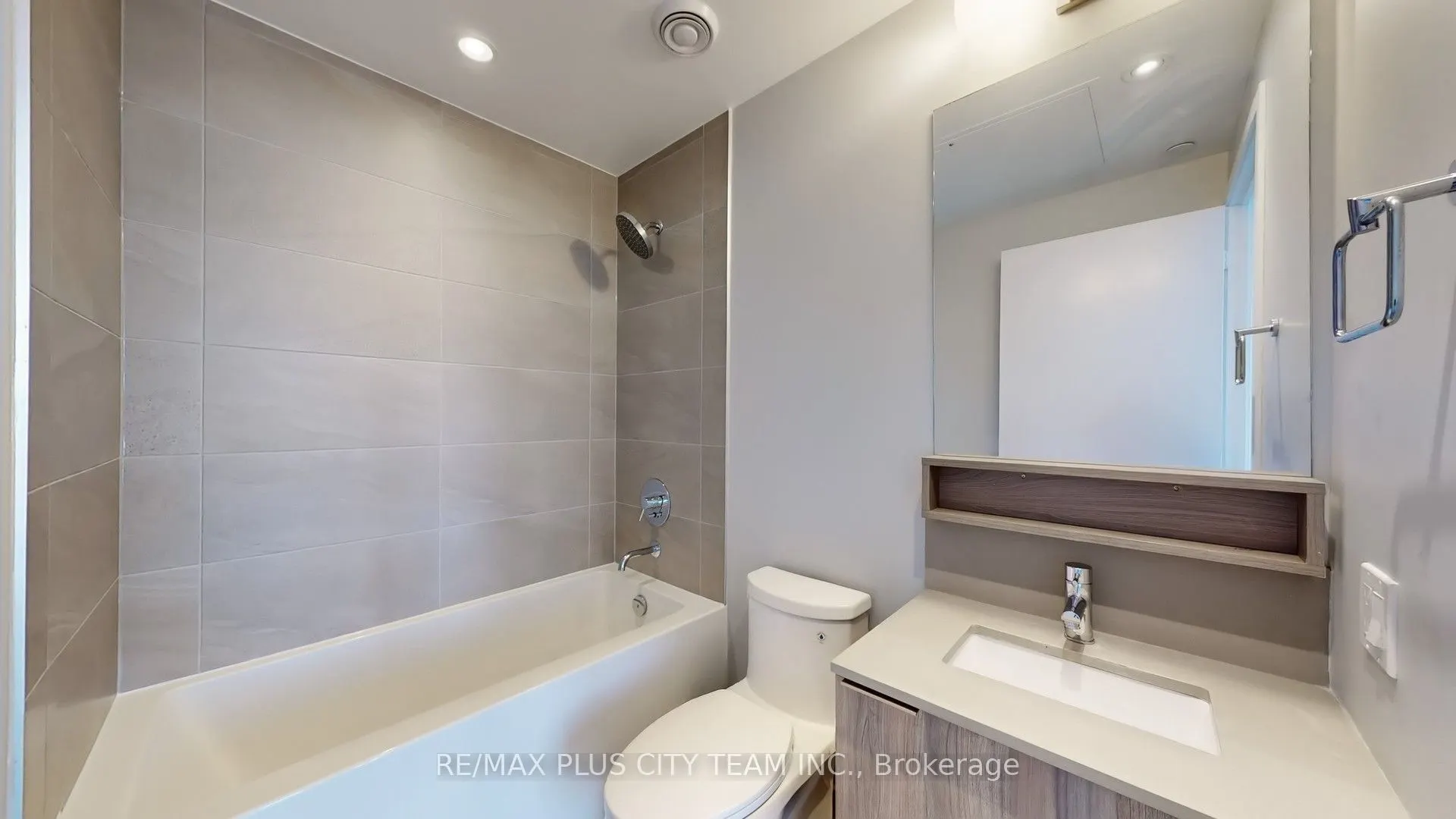 950 Portage Parkway, #4215