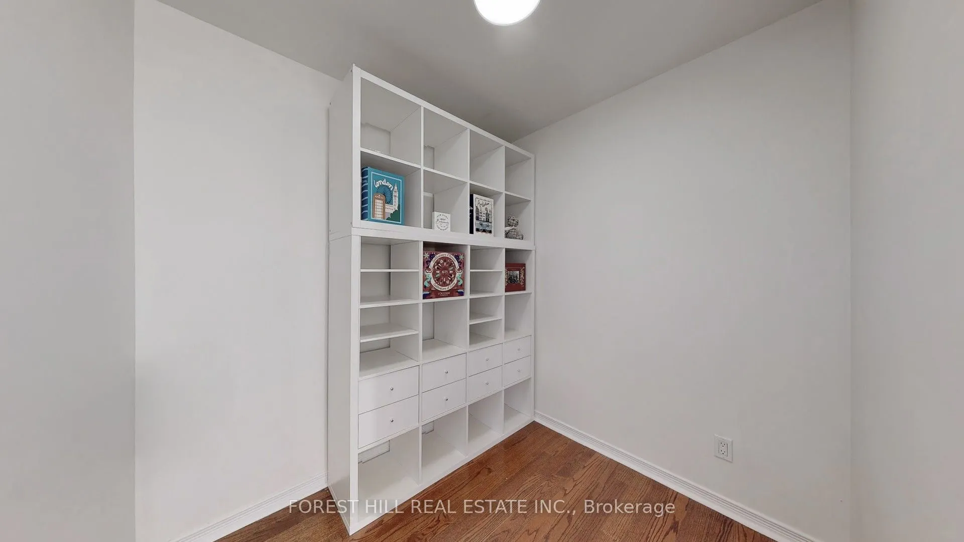 350 Red Maple Road, #417