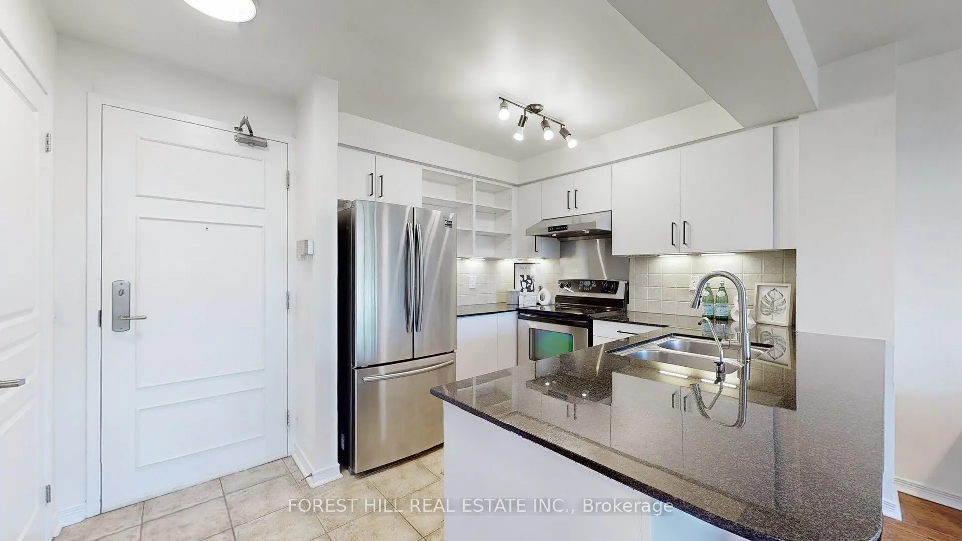 350 Red Maple Road, #417