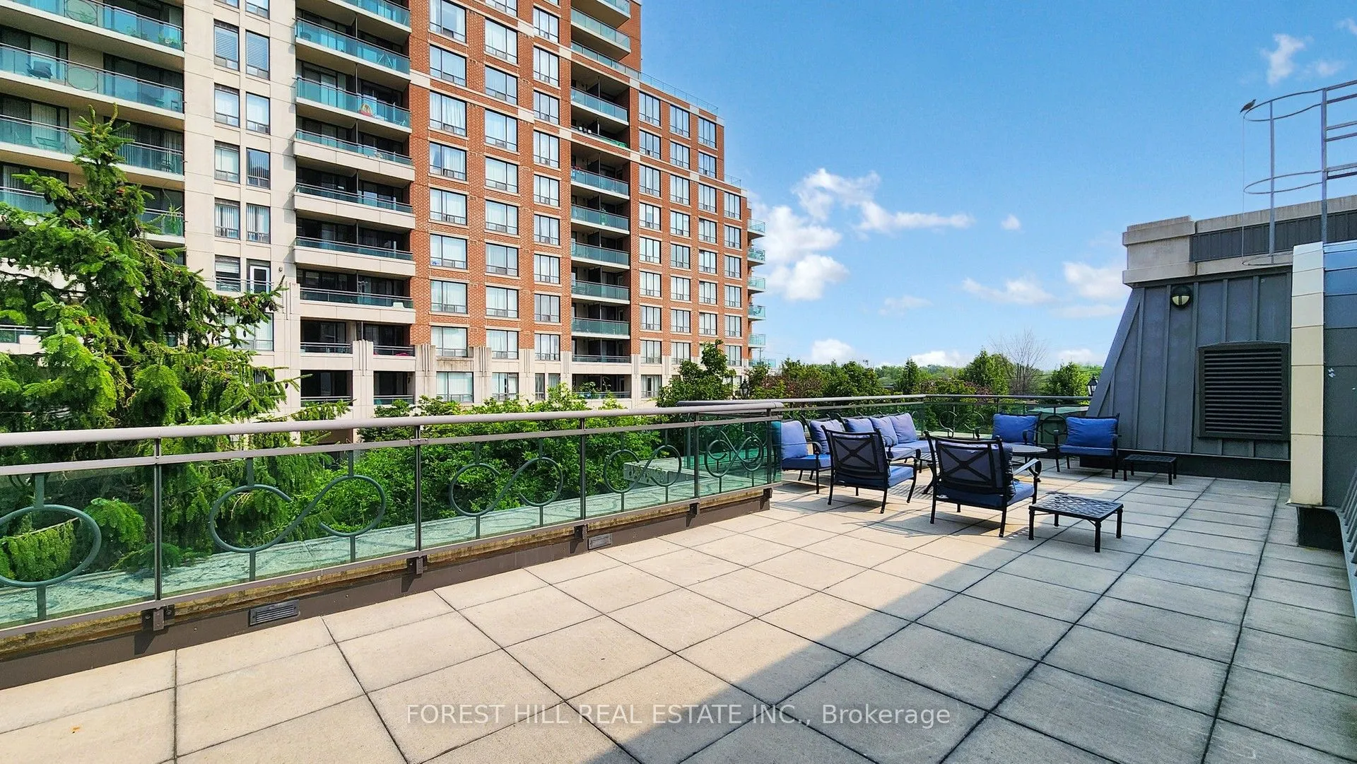350 Red Maple Road, #417
