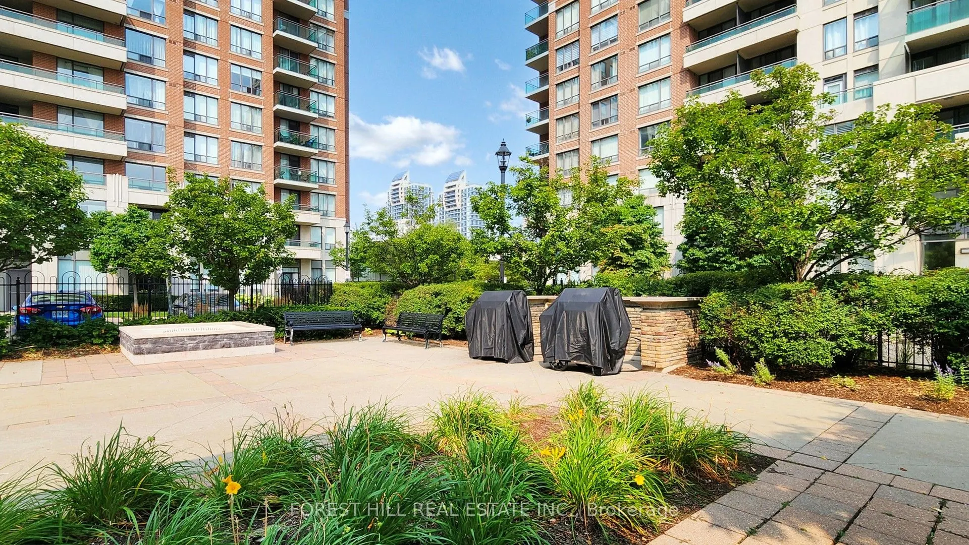 350 Red Maple Road, #417