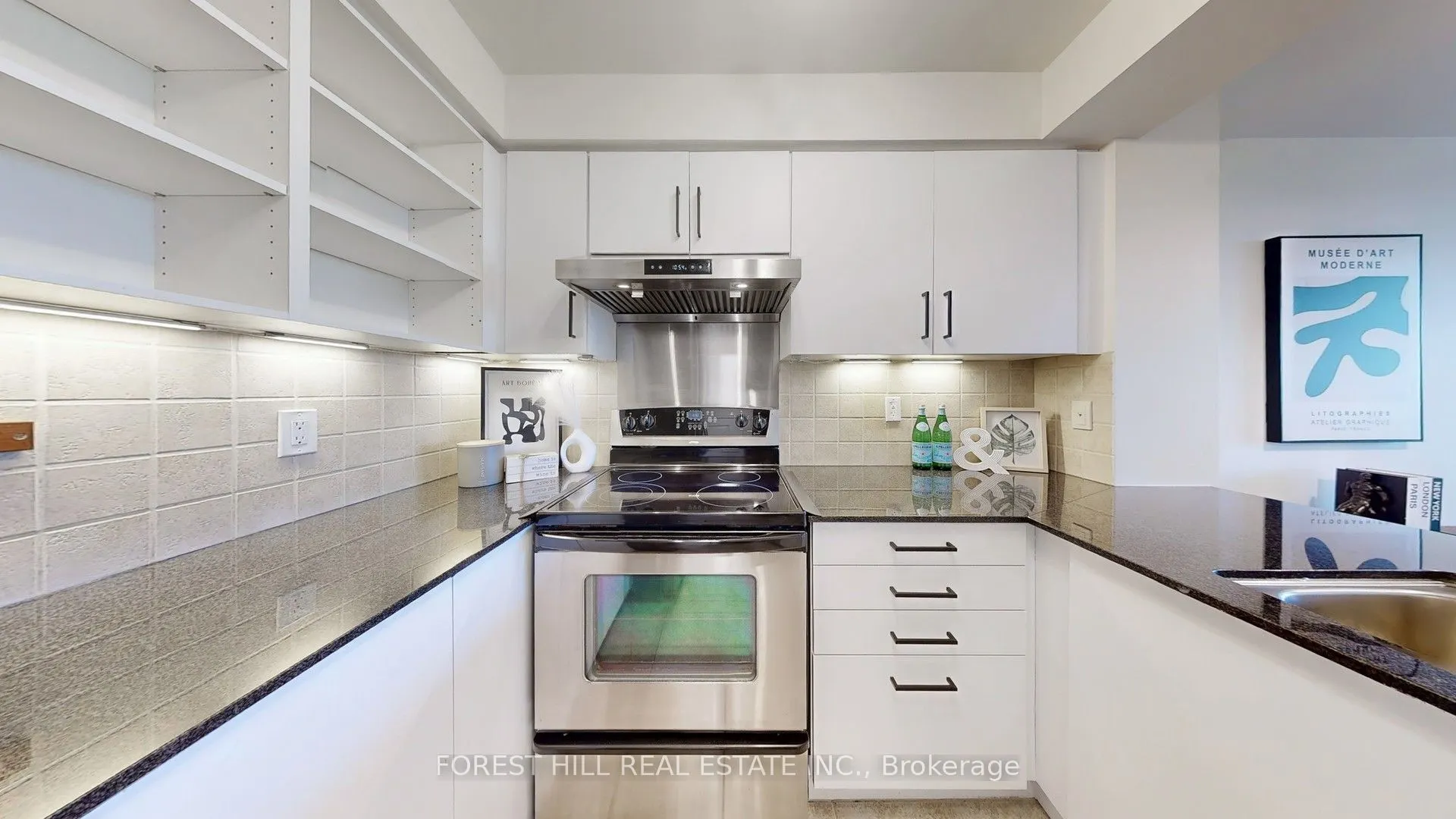350 Red Maple Road, #417
