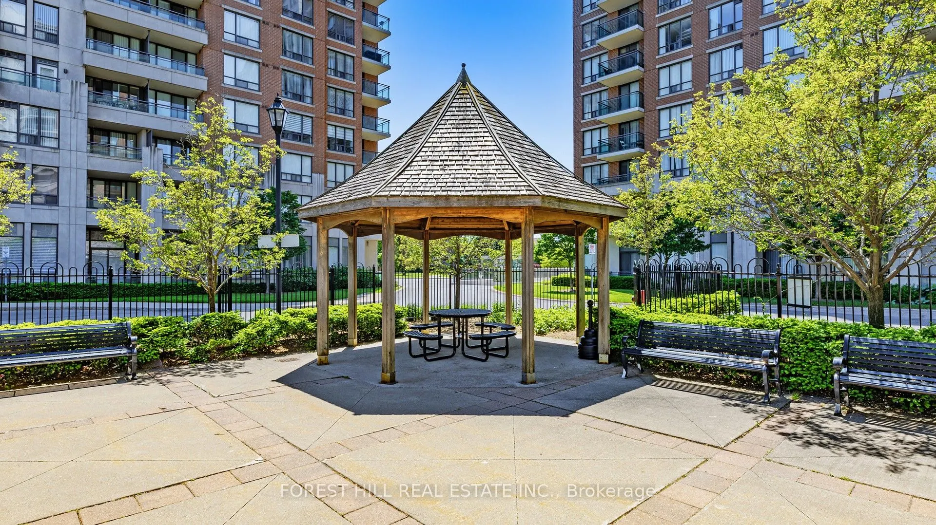 350 Red Maple Road, #417