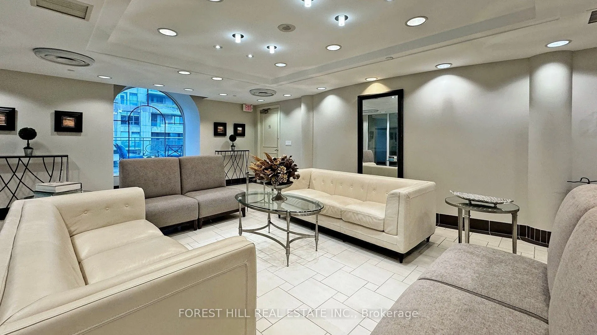350 Red Maple Road, #417