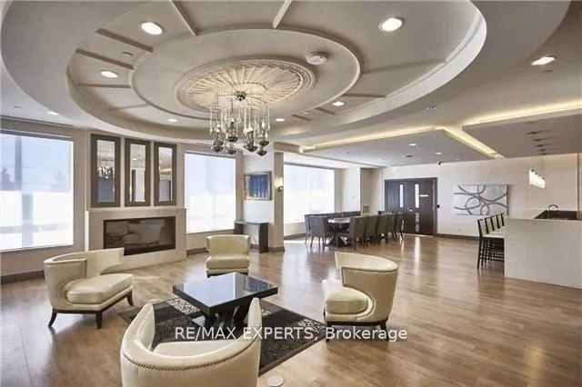 7161 Yonge Street, #2433