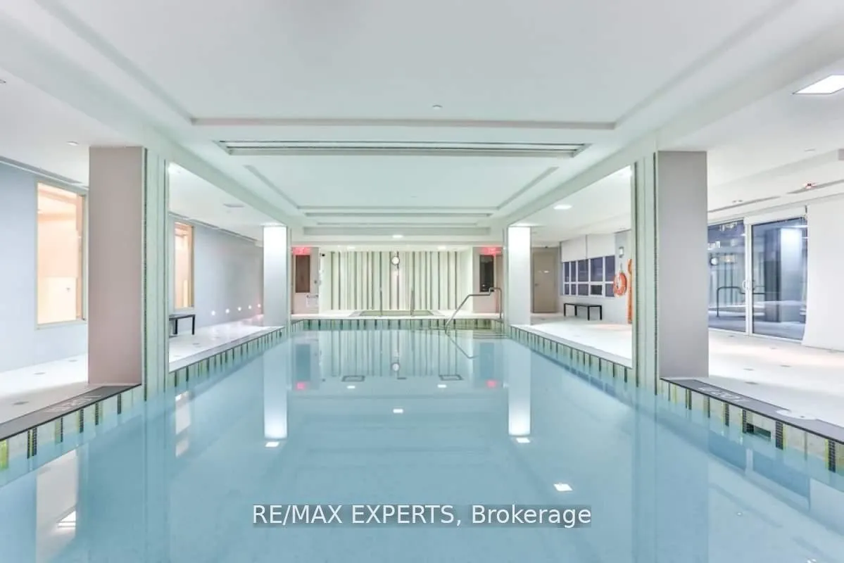 7161 Yonge Street, #2433