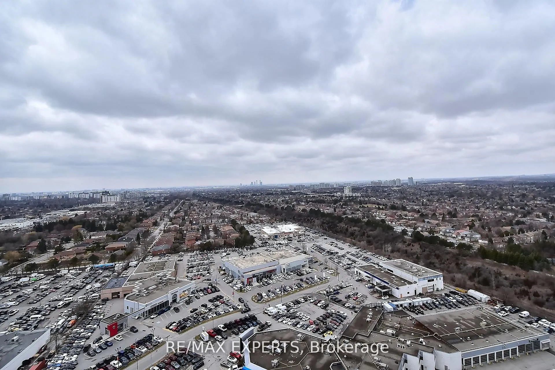 7161 Yonge Street, #2433