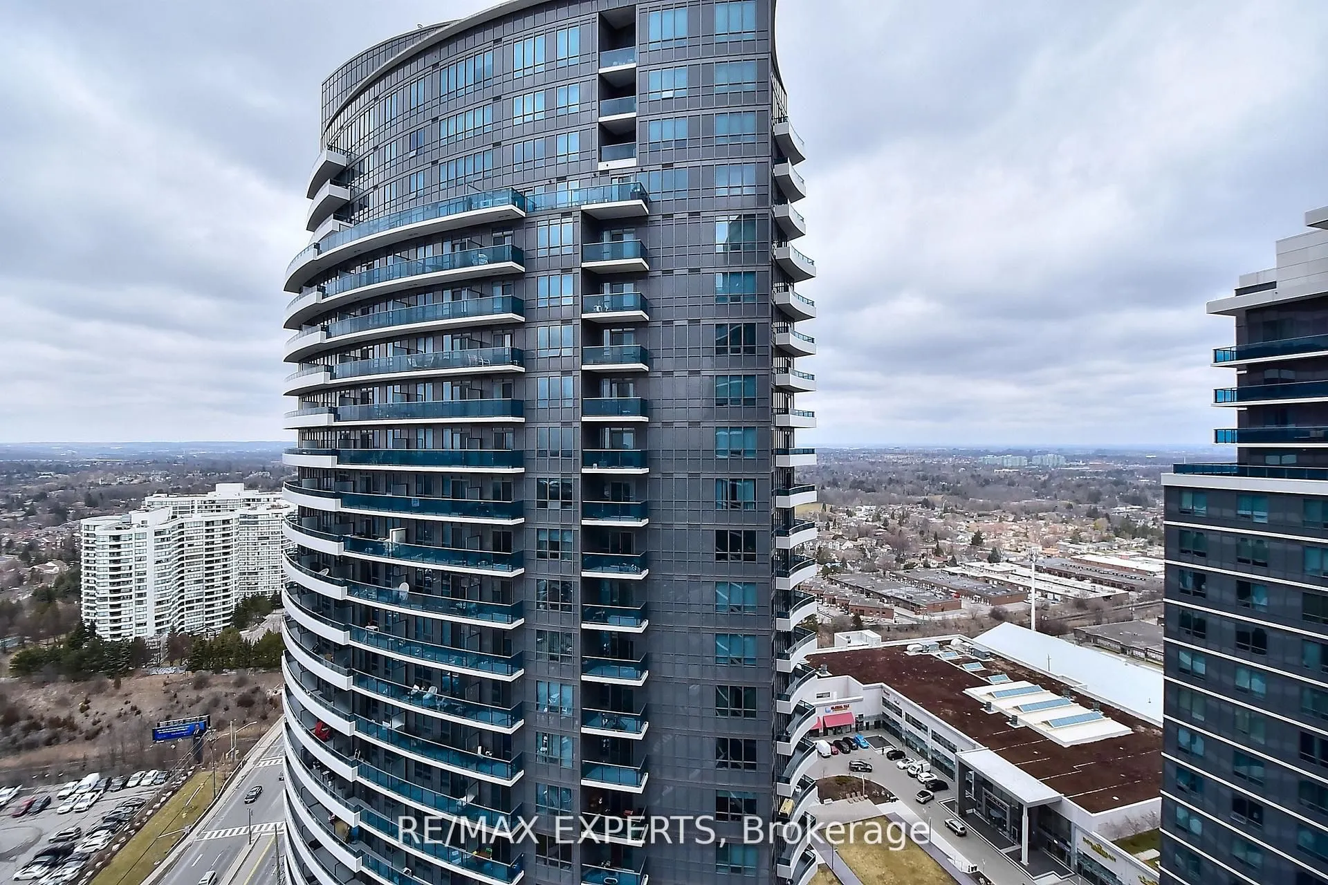 7161 Yonge Street, #2433