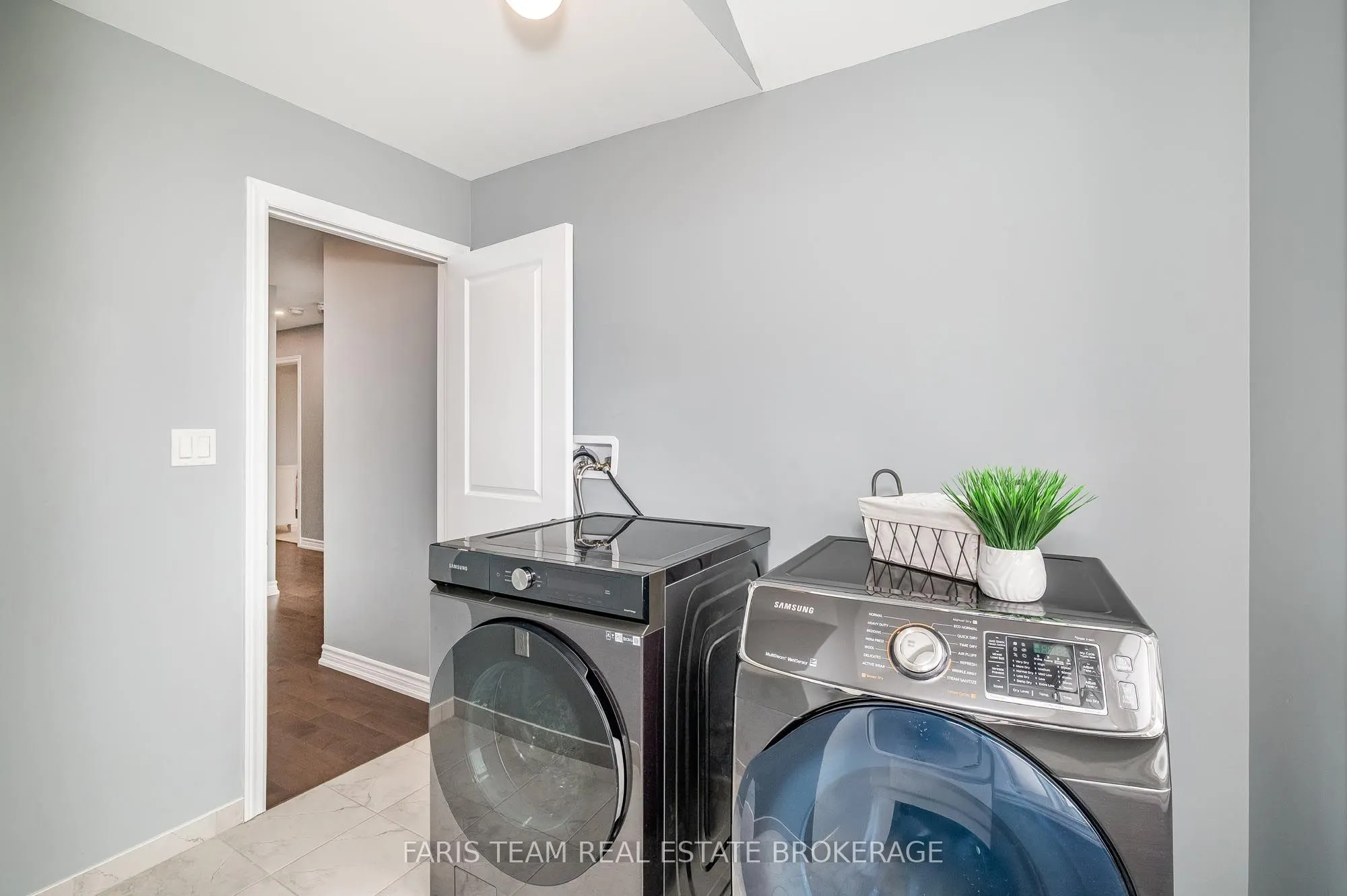 1464 Farrow Crescent