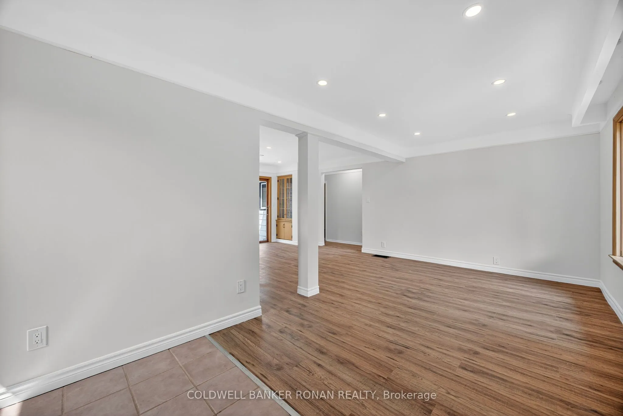 180 Wellington Street E